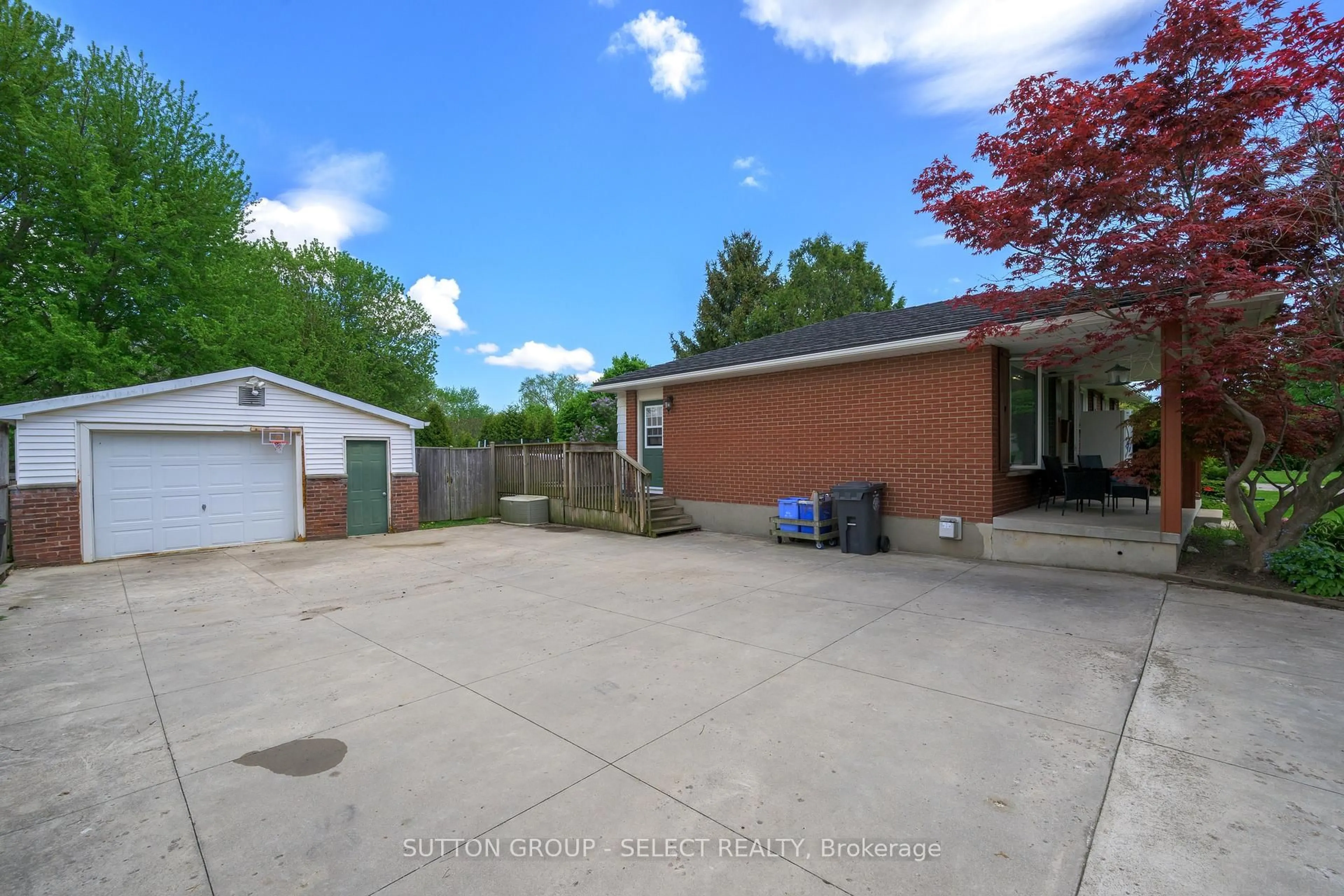 A pic from outside/outdoor area/front of a property/back of a property/a pic from drone, street for 108 Coulter Ave, Central Elgin Ontario N5R 5A7