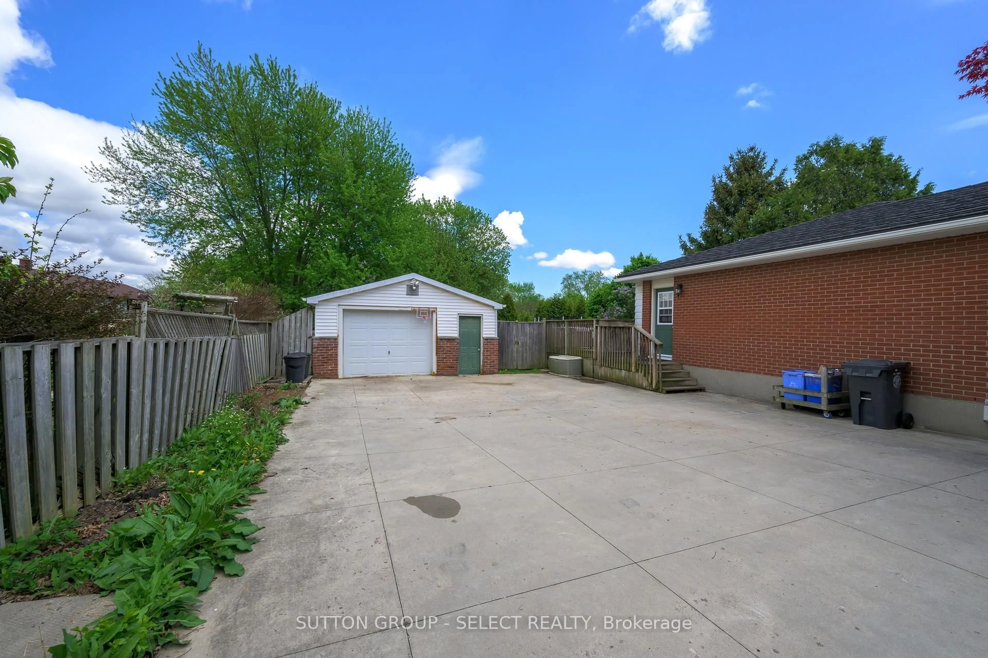 A pic from outside/outdoor area/front of a property/back of a property/a pic from drone, street for 108 Coulter Ave, Central Elgin Ontario N5R 5A7