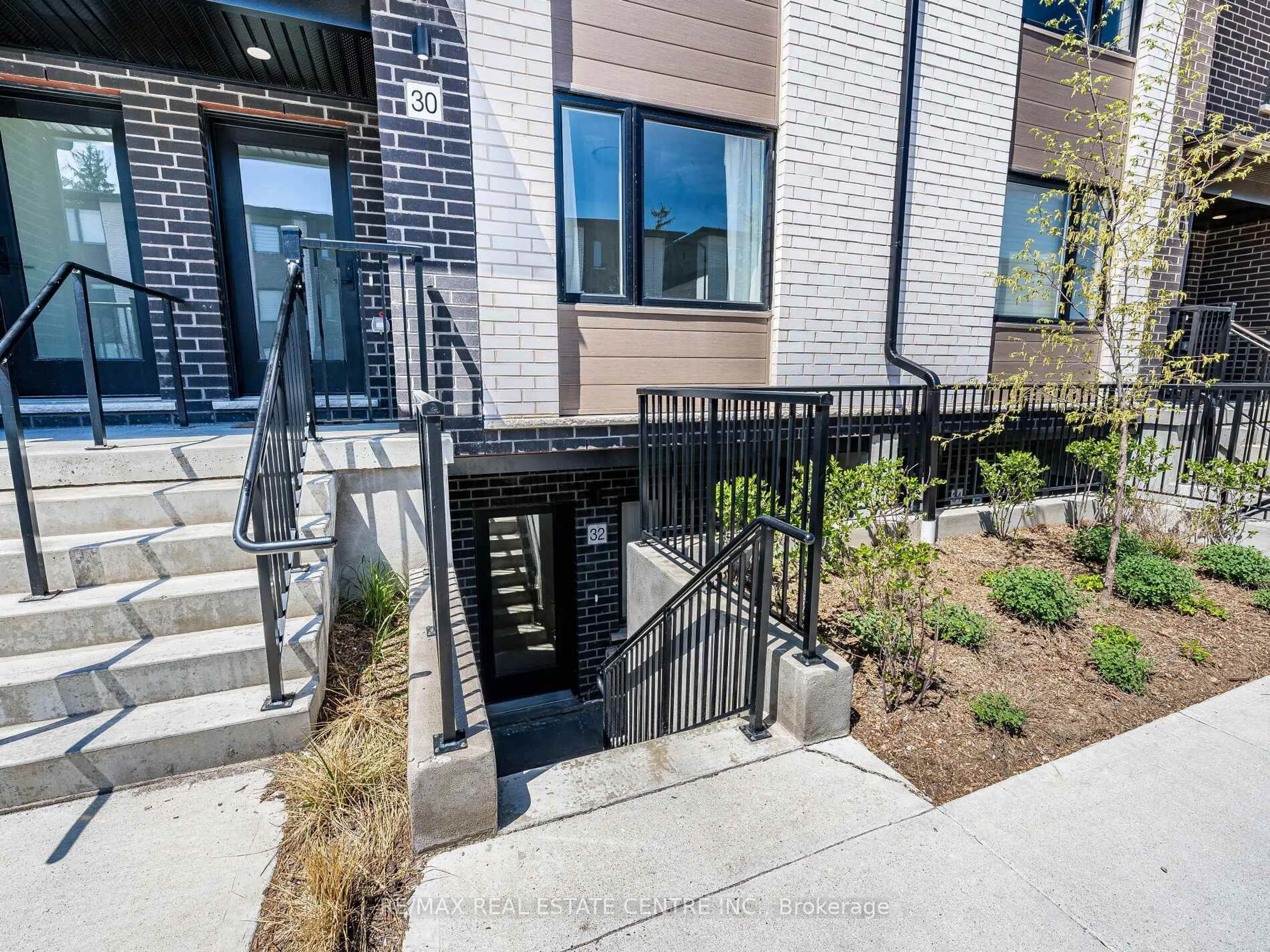 Unknown for 32 Lily Lane, Guelph Ontario N1L 0R2