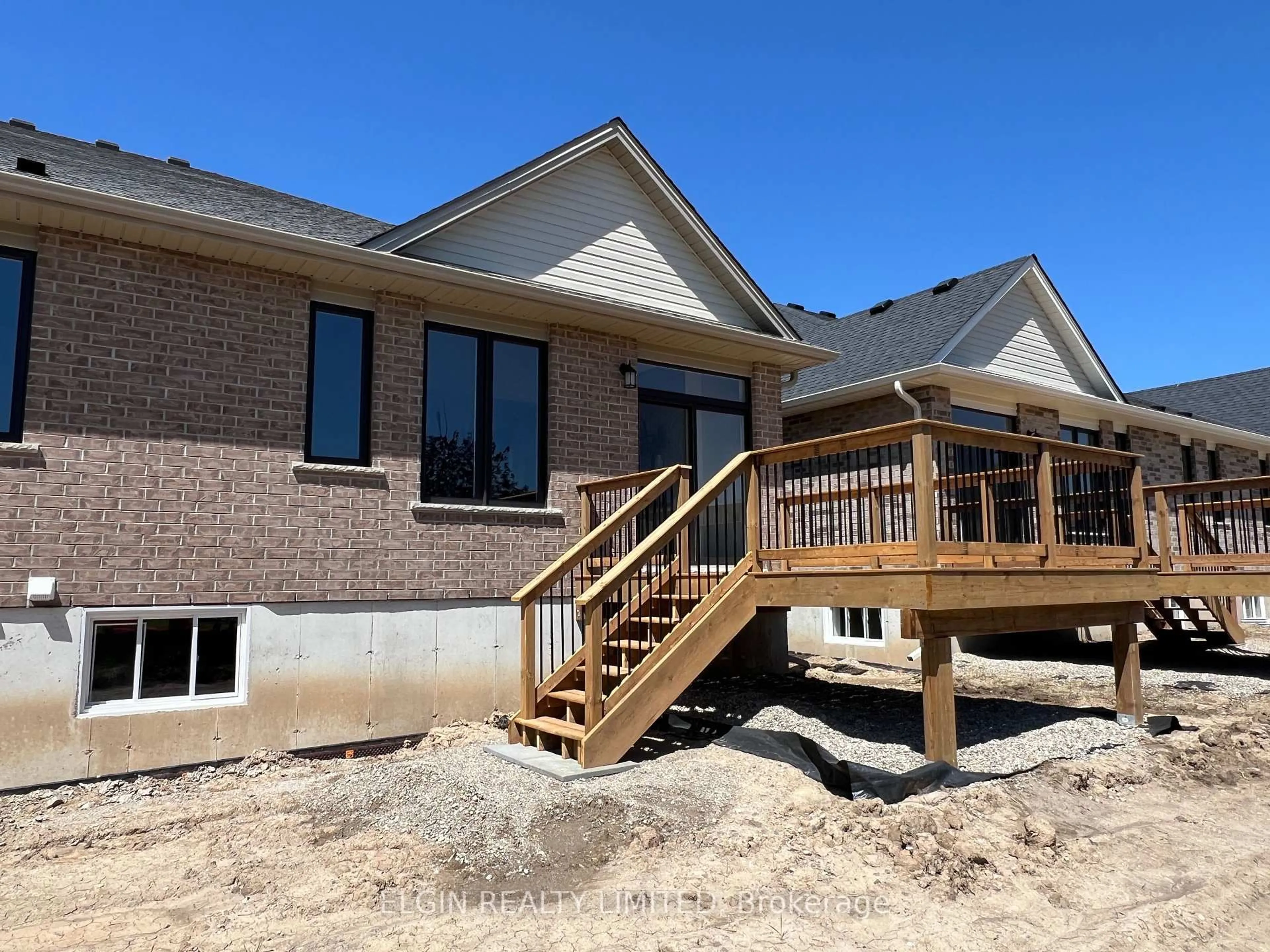 Home with brick exterior material, building for 6 Hemlock Cres, Aylmer Ontario N5H 0B9