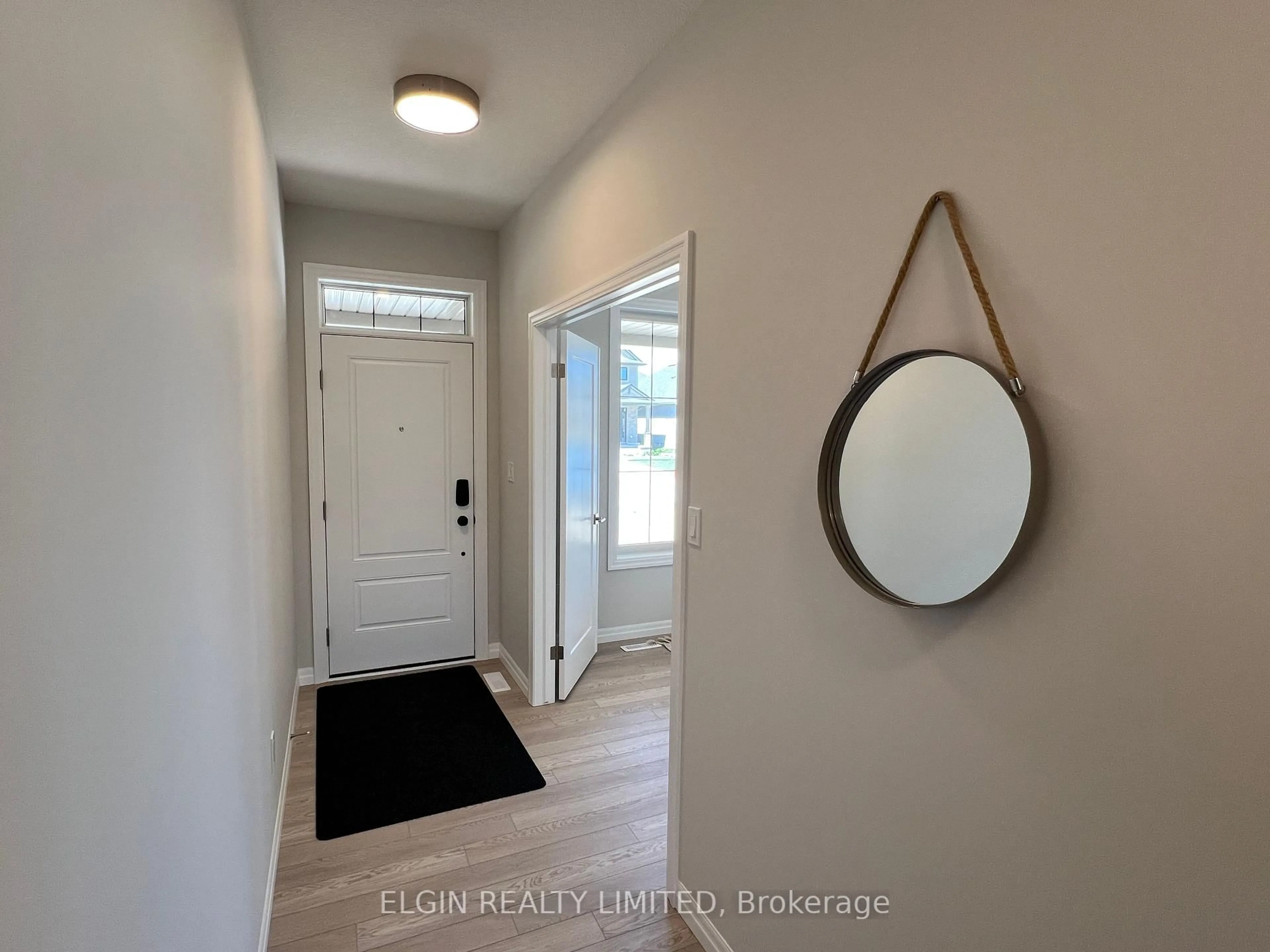 Indoor entryway for 6 Hemlock Cres, Aylmer Ontario N5H 0B9
