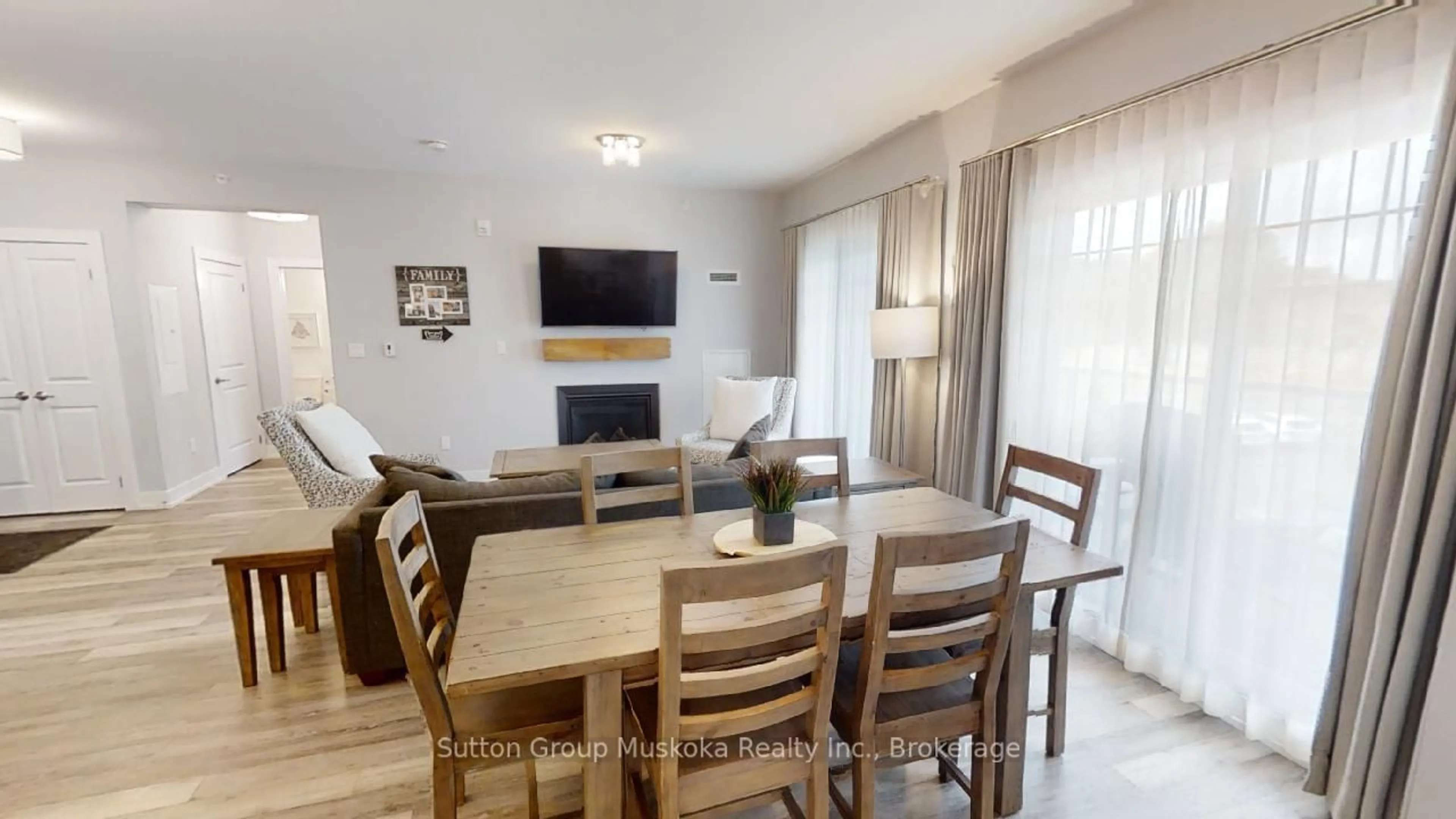Dining room, wood/laminate floor for 25 Pen Lake Point Rd #318, Huntsville Ontario P1H 2E8