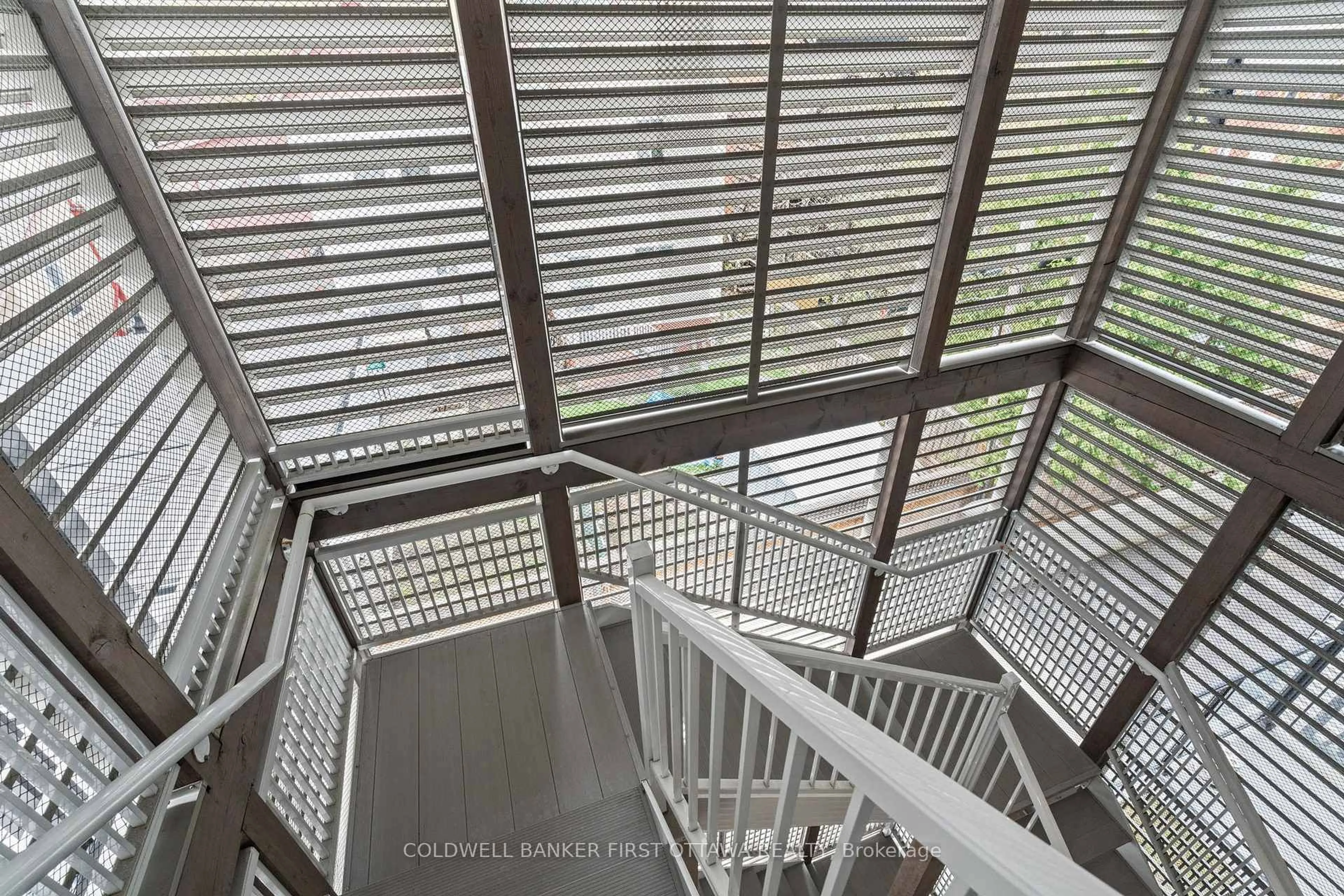 Stairs for 515 Gladstone Ave #PH6, Ottawa Ontario K1R 5N9