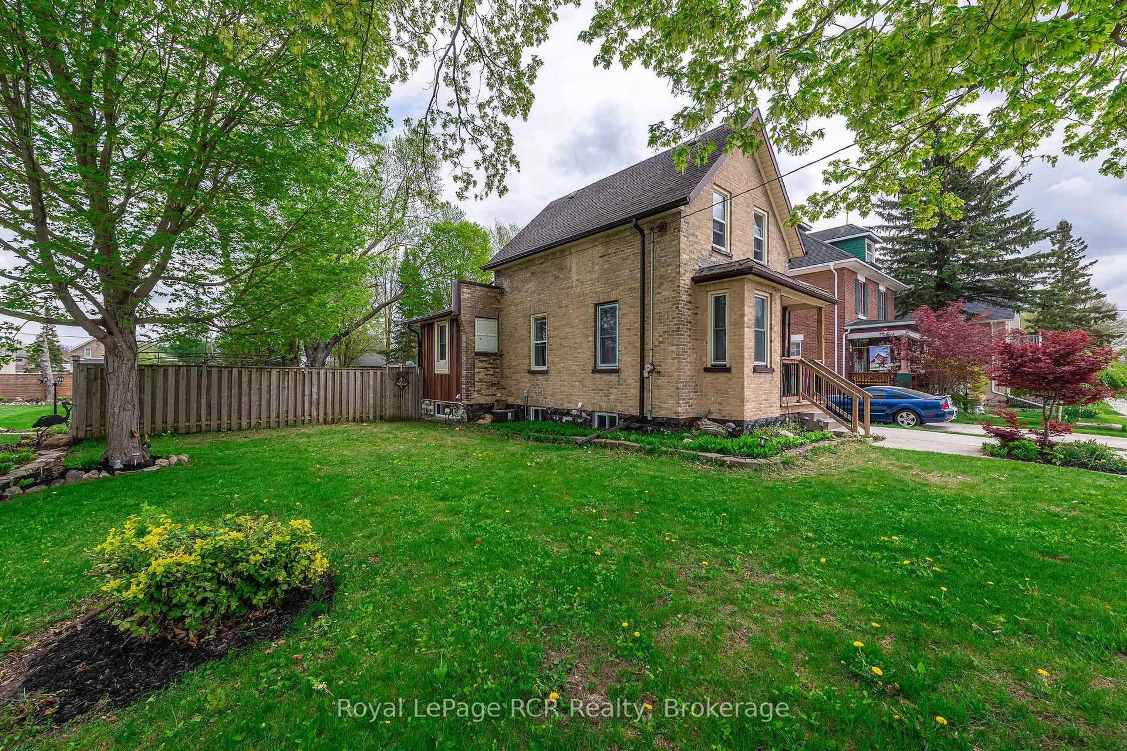 Home with brick exterior material, street for 597 9th Ave, Hanover Ontario N4N 2M7