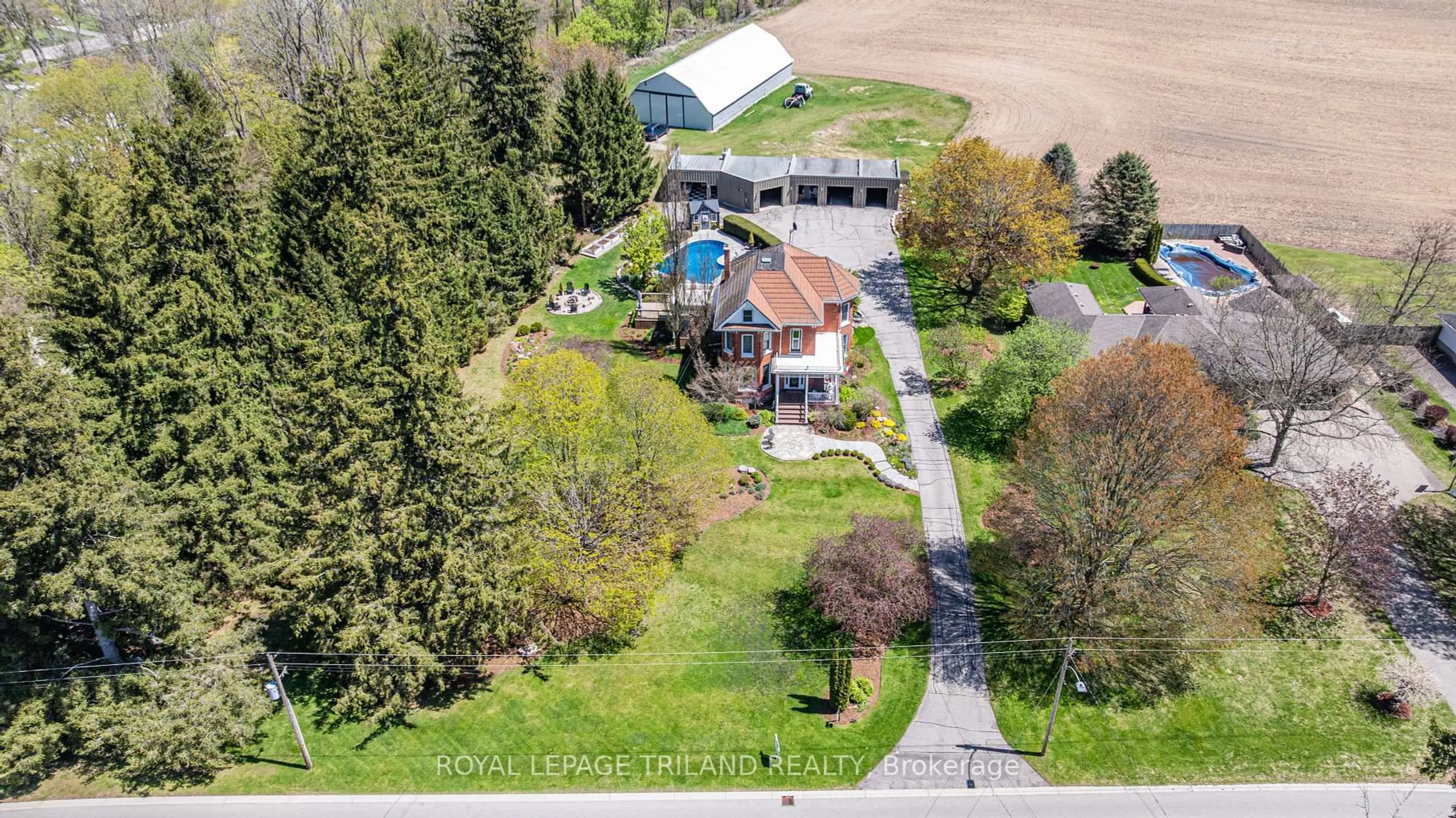 A pic from outside/outdoor area/front of a property/back of a property/a pic from drone, unknown for 6058 STONE CHURCH Rd, Central Elgin Ontario N0L 2L0
