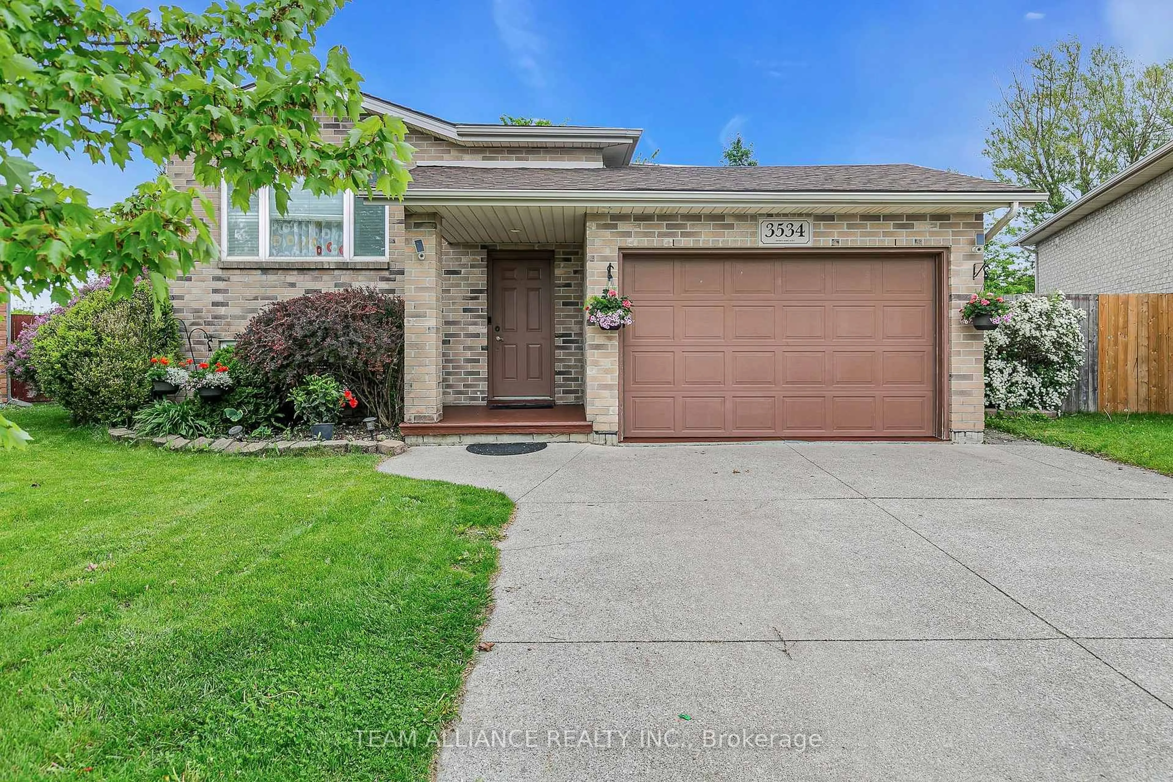 Home with brick exterior material, street for 3534 Caribou Cres, Windsor Ontario N8W 5V5