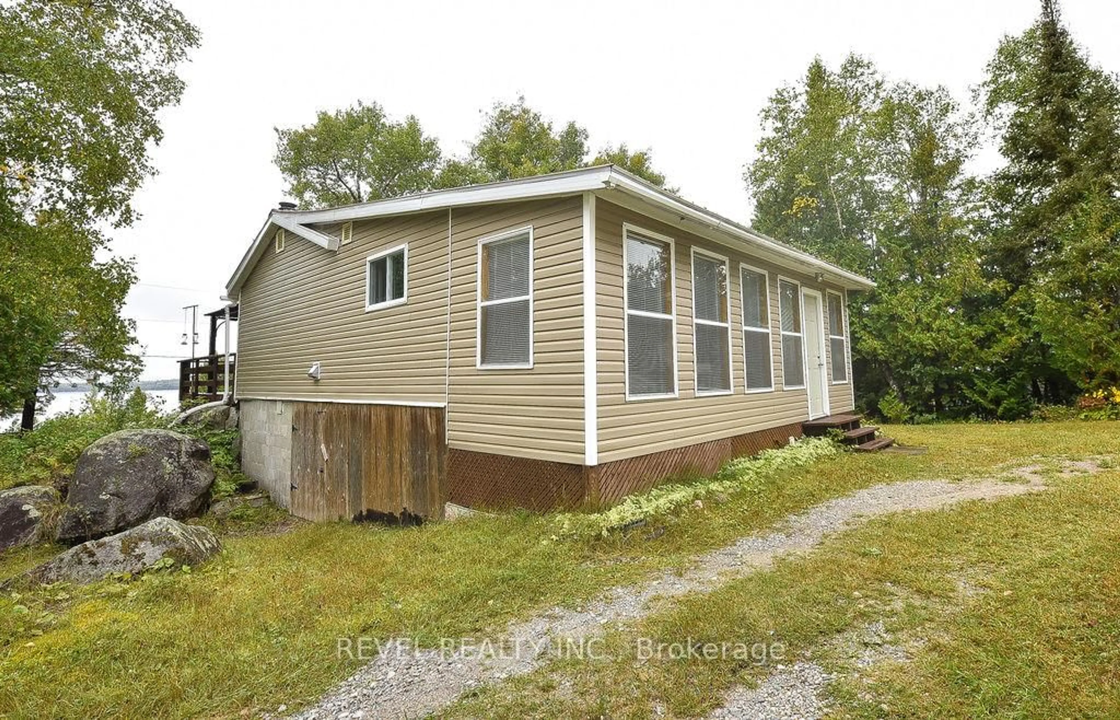 Home with vinyl exterior material, building for Lot 15 Bay Rd, Sudbury Remote Area Ontario P0M 1T0
