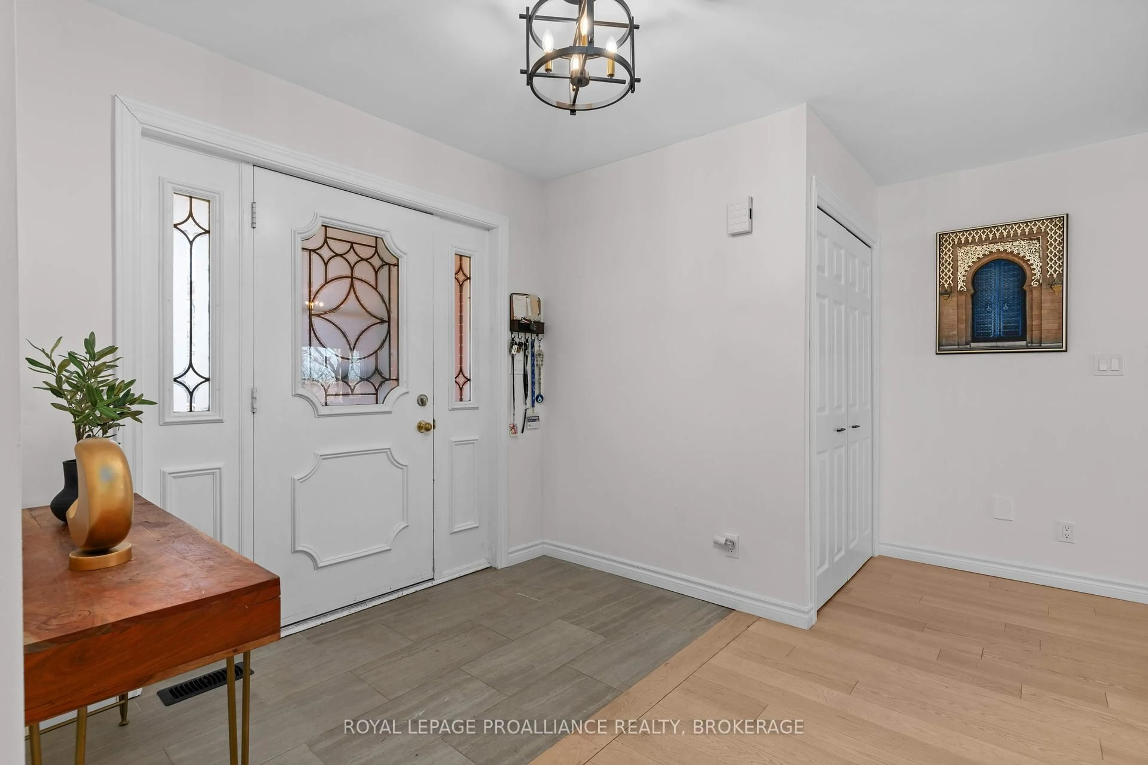 Indoor entryway for 60 Point St. Mark Dr, Kingston Ontario K7K 6L8