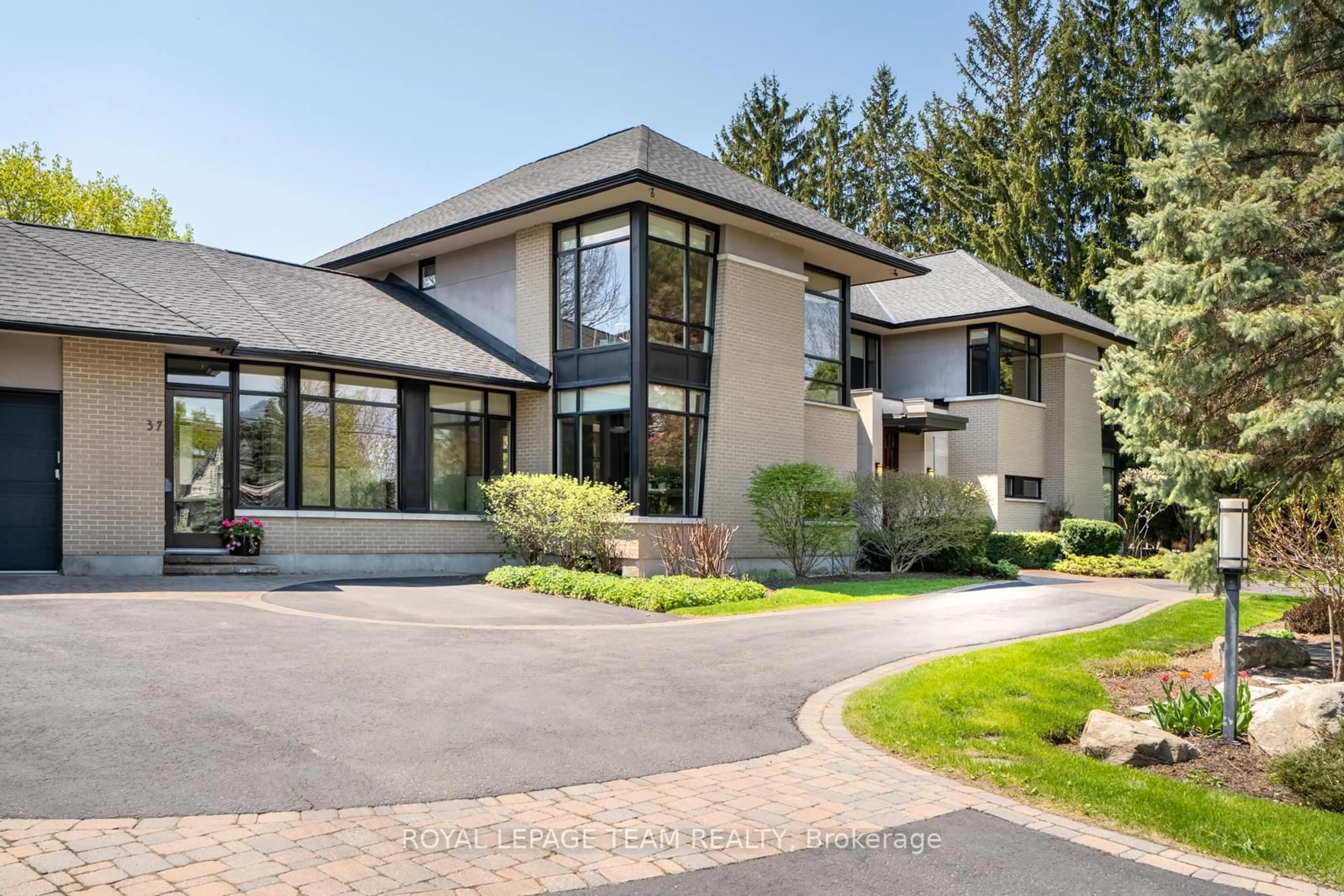 Unknown for 37 Rothwell Dr, Gloucester Ontario K1J 7G5