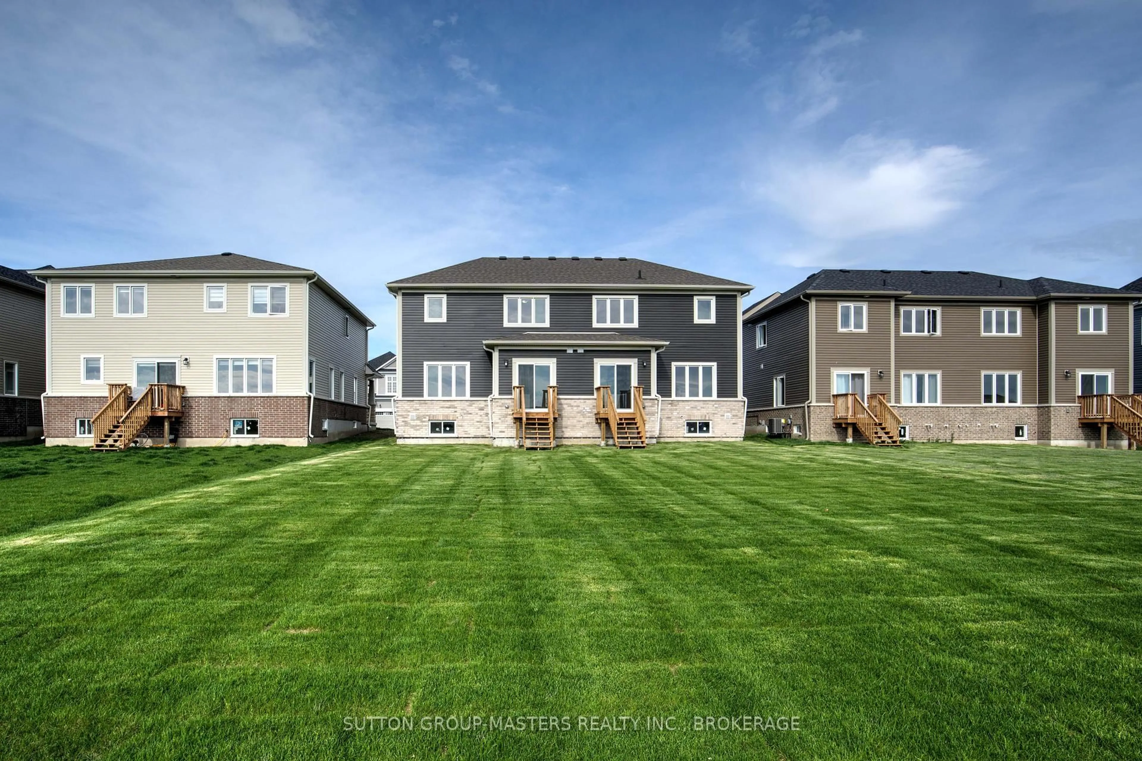 A pic from outside/outdoor area/front of a property/back of a property/a pic from drone, unknown for 54 Golf Links Dr, Bath Ontario K0H 1G0