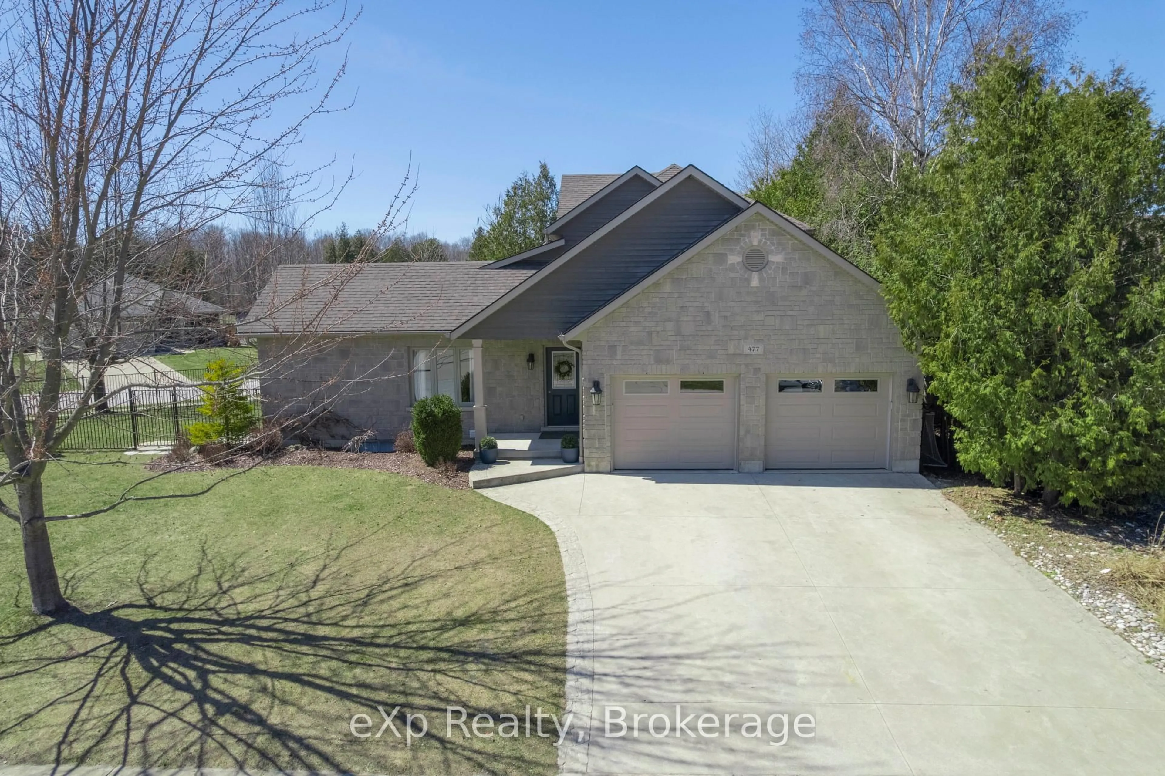 A pic from outside/outdoor area/front of a property/back of a property/a pic from drone, street for 477 Creekwood Dr, Saugeen Shores Ontario N0H 2L0