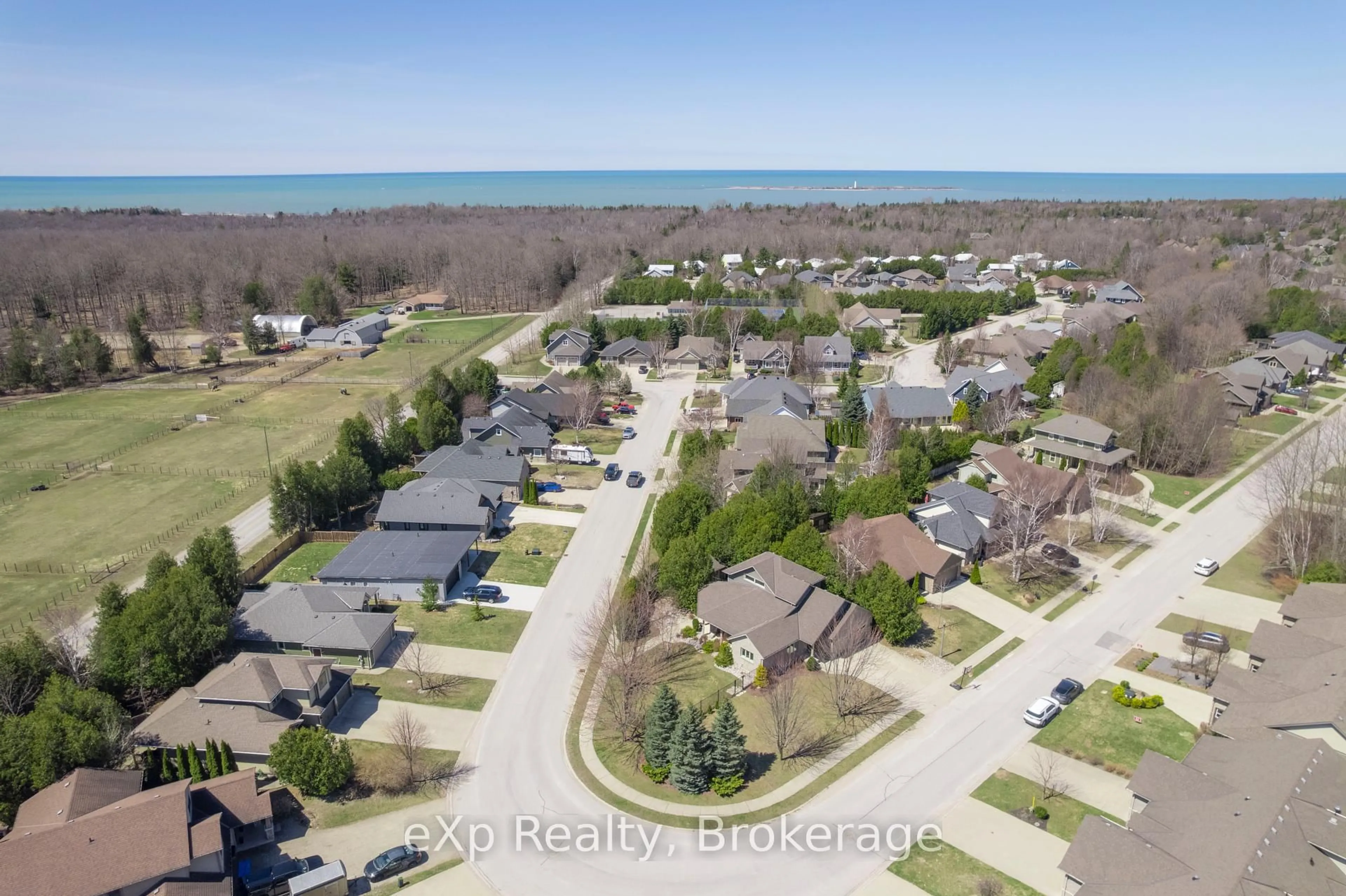 A pic from outside/outdoor area/front of a property/back of a property/a pic from drone, water/lake/river/ocean view for 477 Creekwood Dr, Saugeen Shores Ontario N0H 2L0