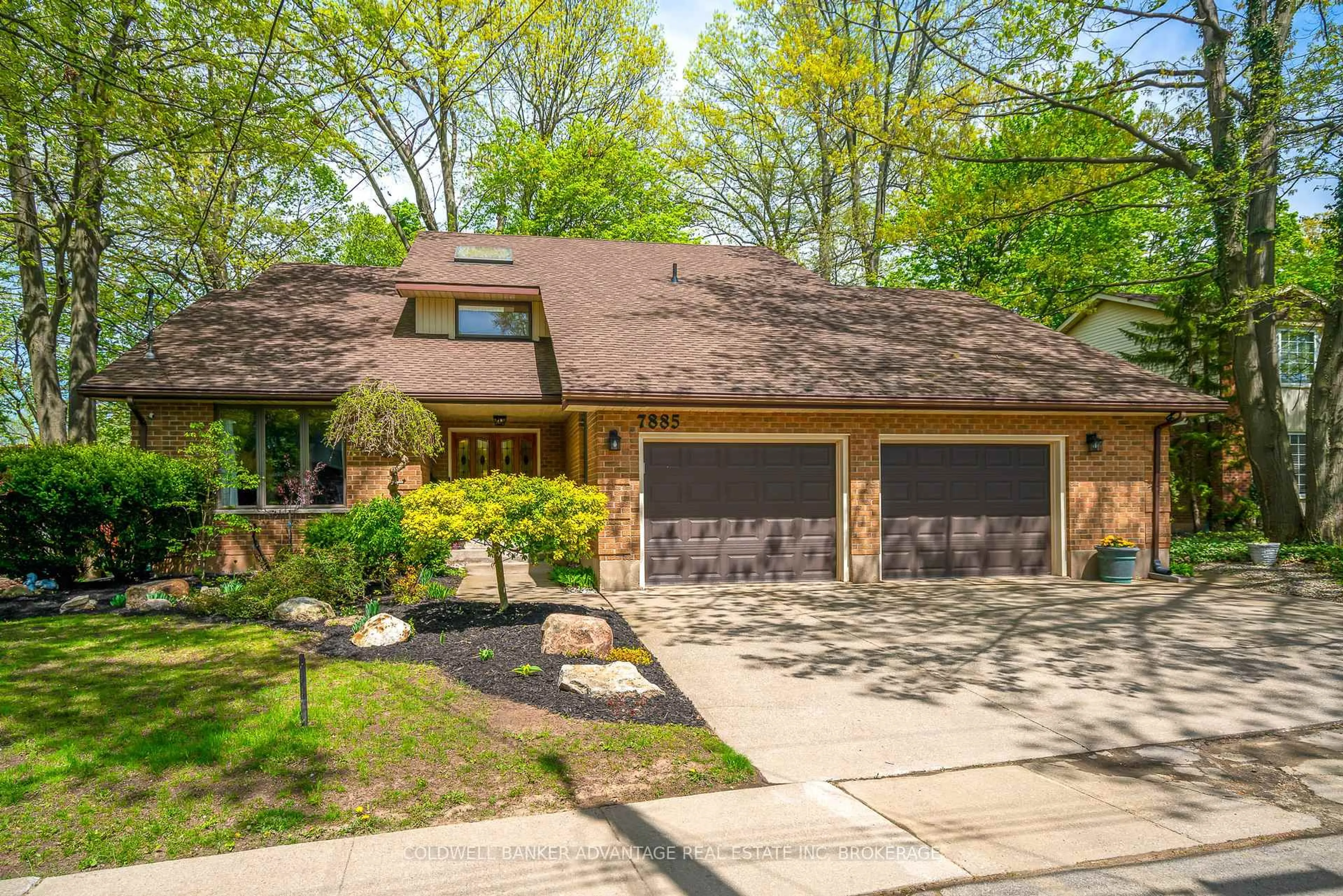 Home with brick exterior material, street for 7885 Beaverdams Rd, Niagara Falls Ontario L2H 1R6