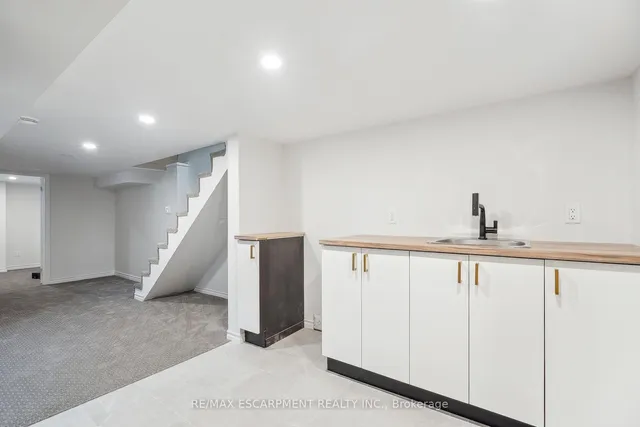 Additional property image - 289 Wentworth St