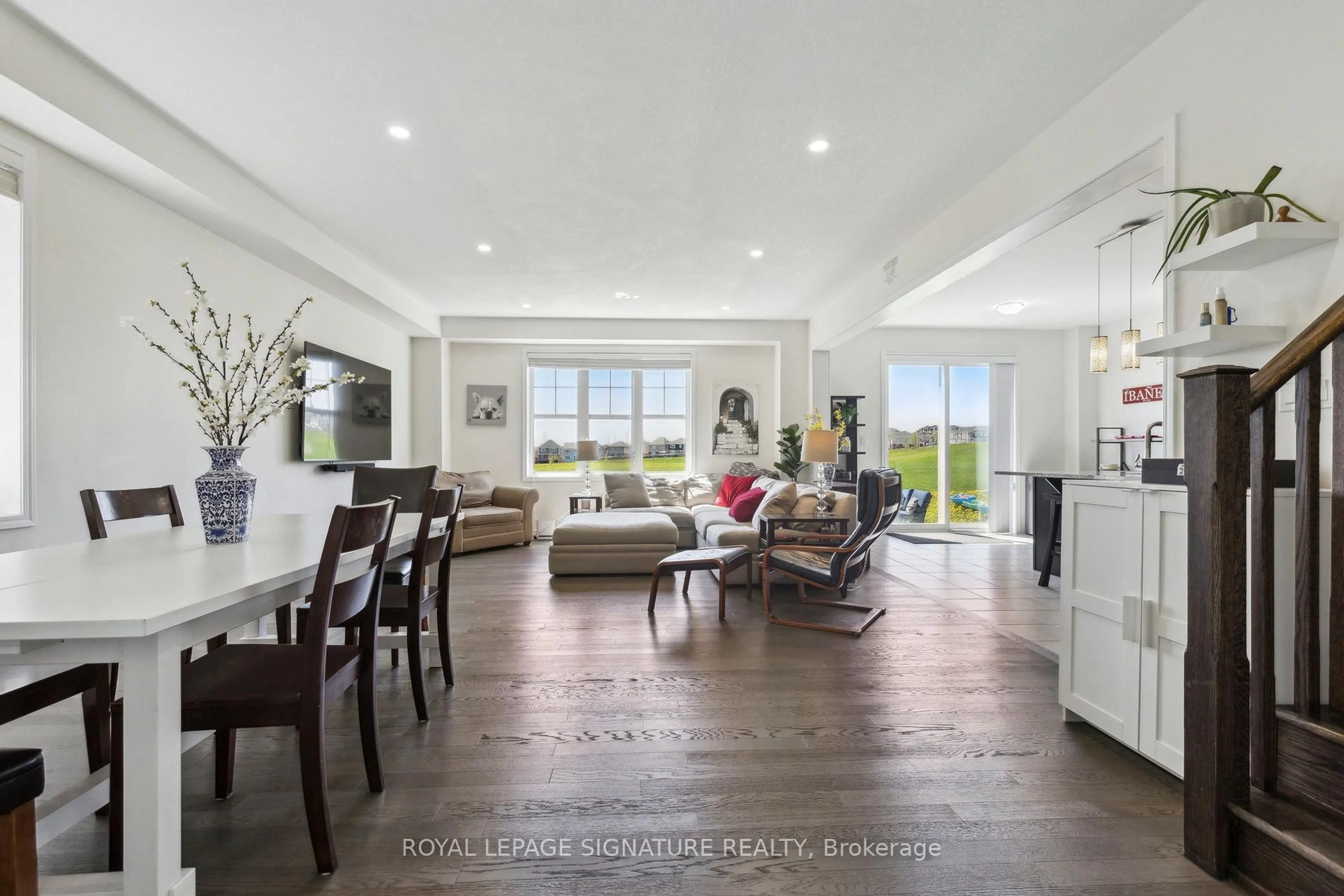 Open concept kitchen, unknown for 28 Dressage Tr, Cambridge Ontario N3E 0C3