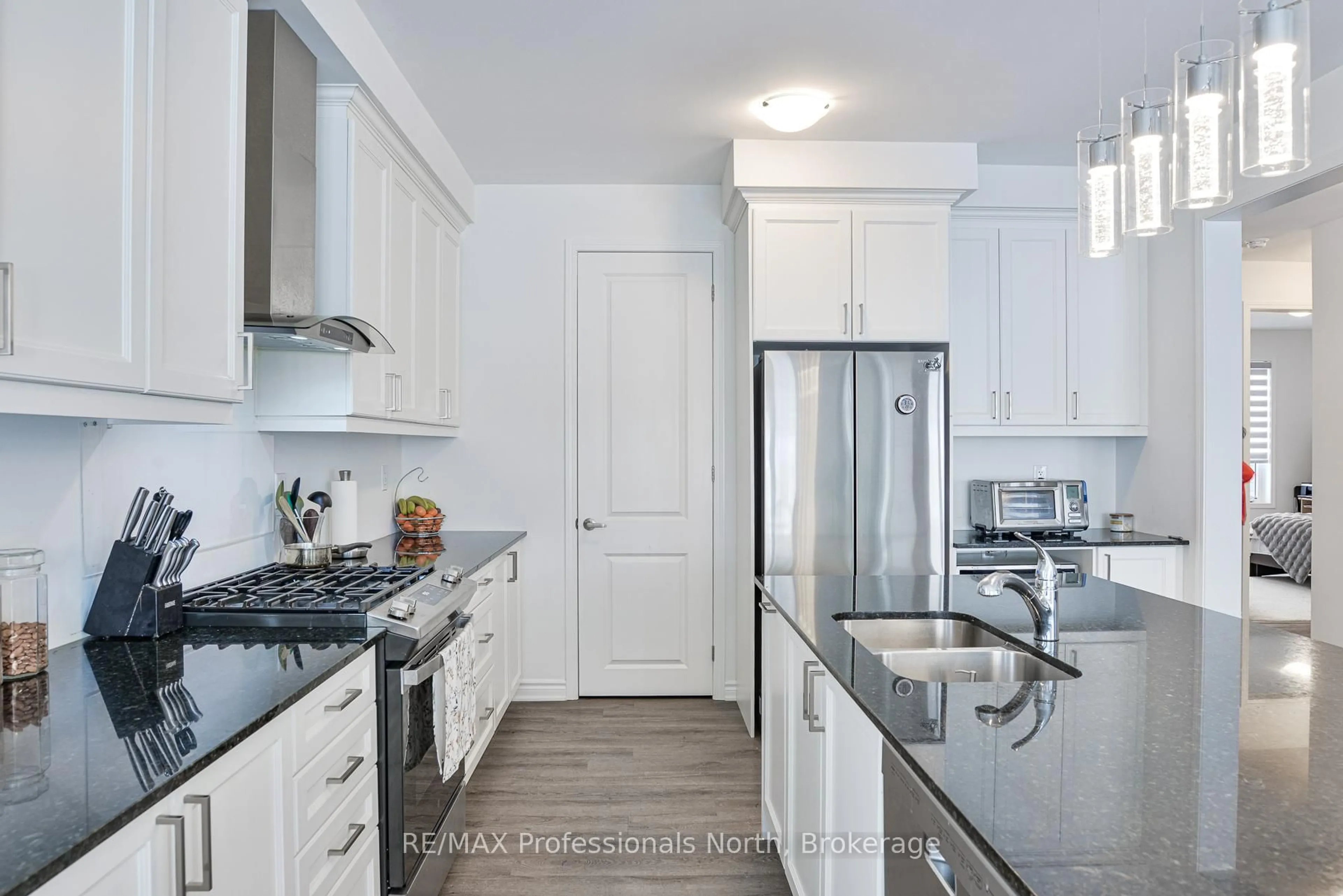 Unknown for 35 Dyer Cres, Bracebridge Ontario P1L 0N4