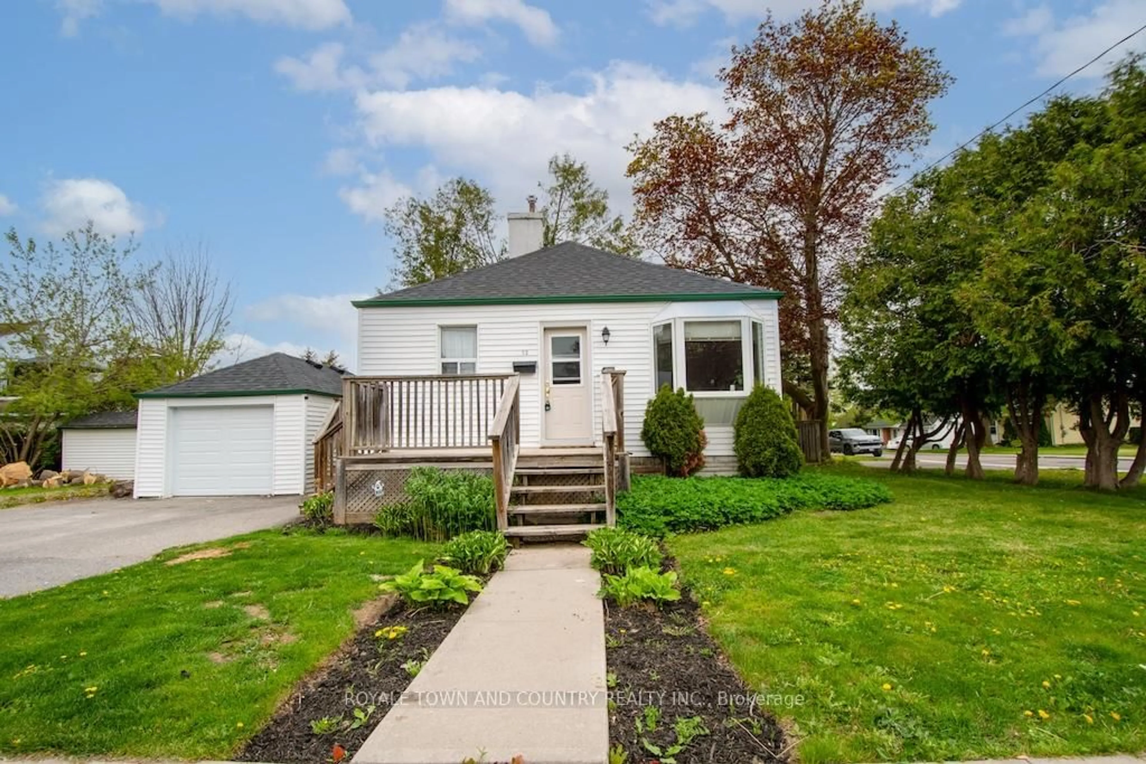 Home with vinyl exterior material, street for 32 Adelaide St, Kawartha Lakes Ontario K9V 3J7