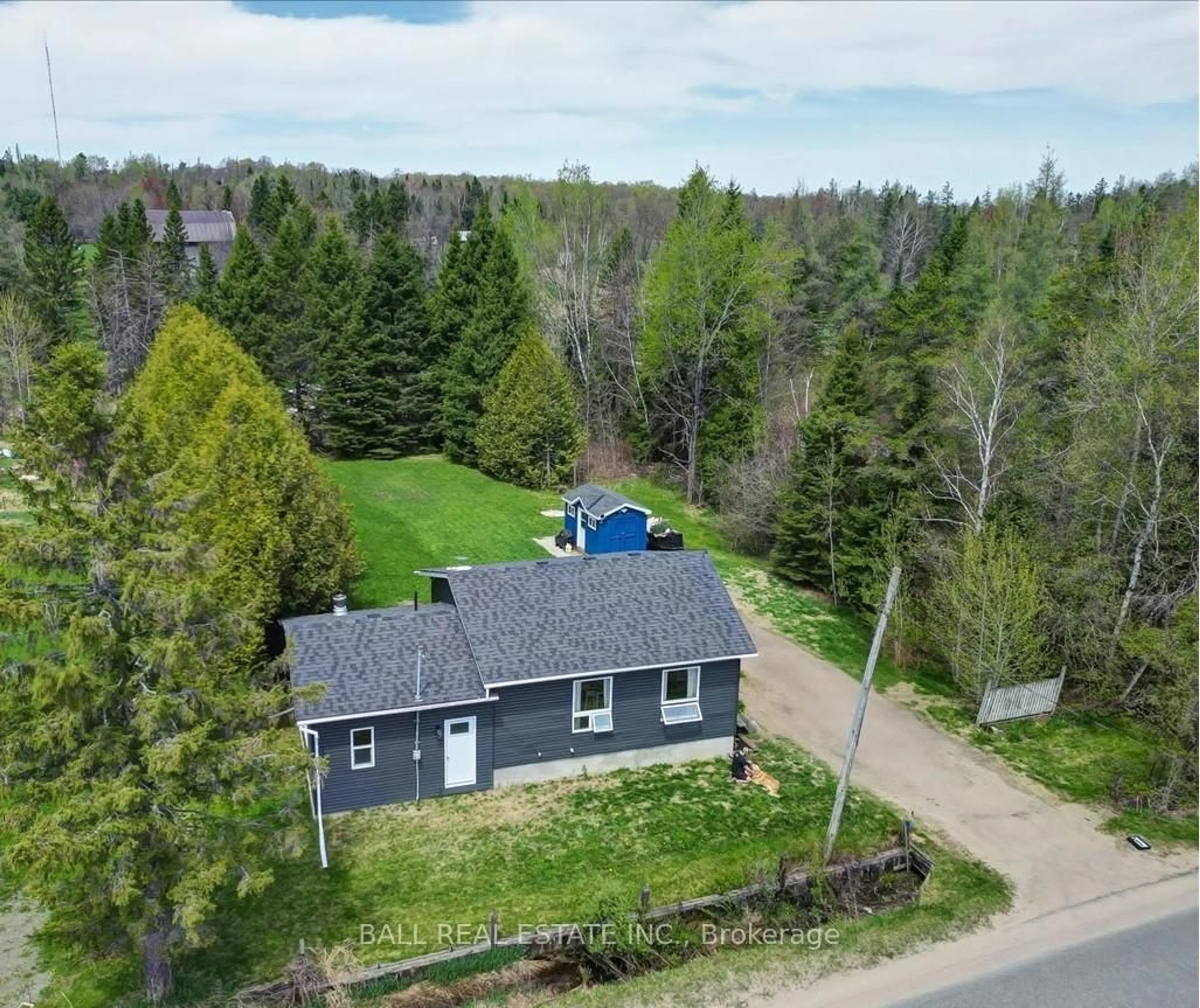 A pic from outside/outdoor area/front of a property/back of a property/a pic from drone, unknown for 19 Graphite Rd, Maynooth Ontario K0L 2S0