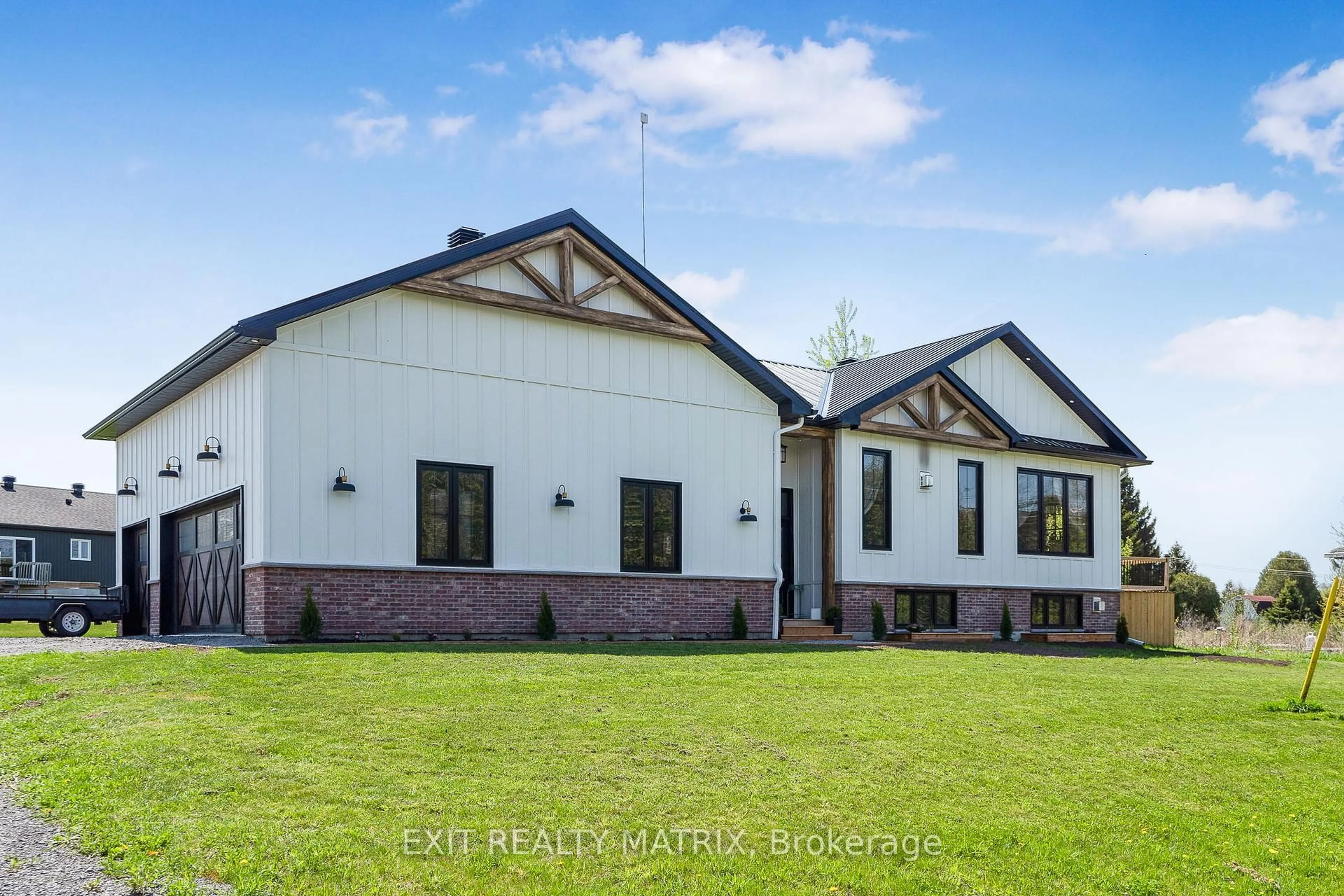 Home with brick exterior material, building for 2725 McLean Crt, North Stormont Ontario K0C 1T0