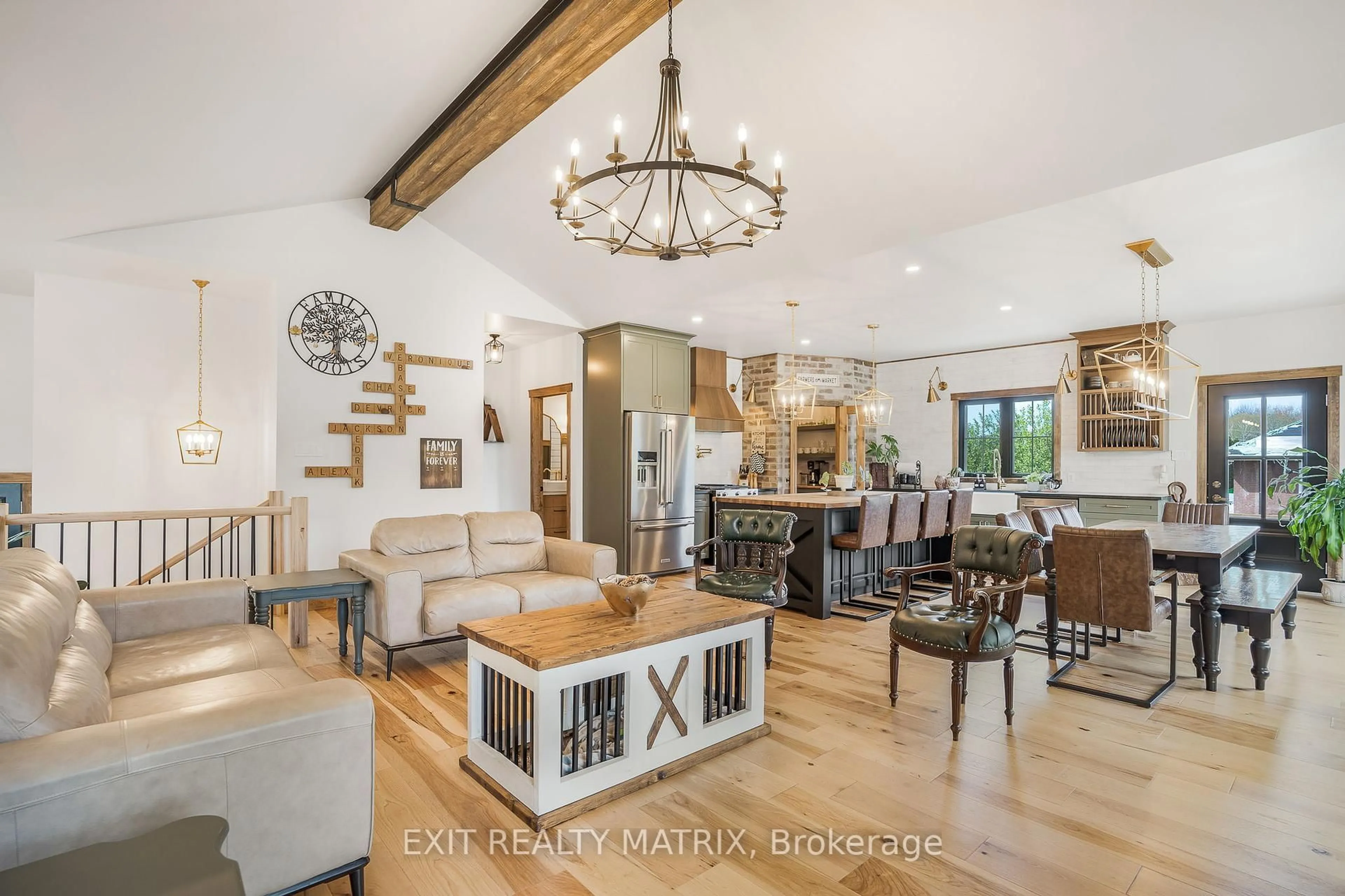 Open concept kitchen, wood/laminate floor for 2725 McLean Crt, North Stormont Ontario K0C 1T0