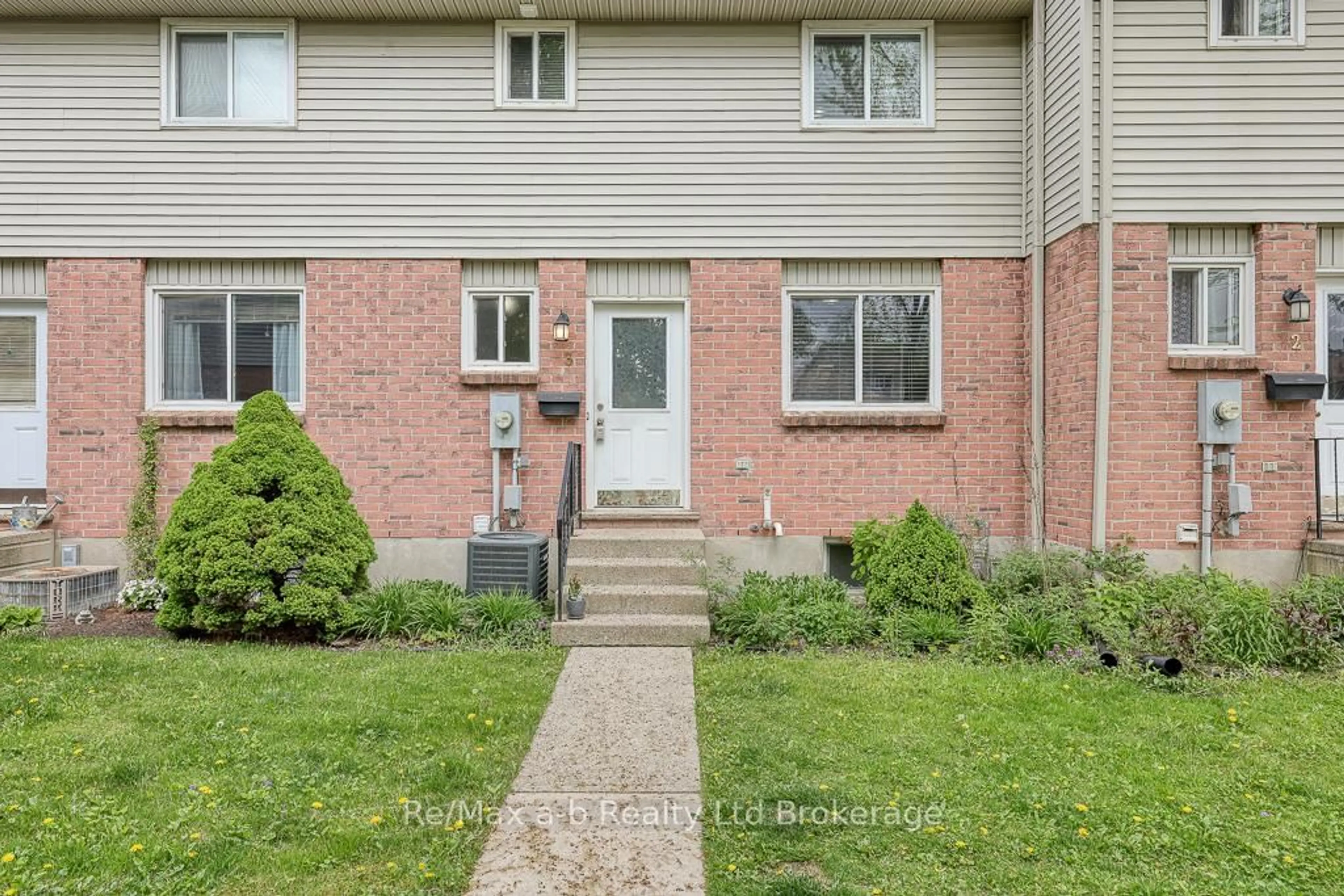 Unknown for 478 Springbank Ave #3, Woodstock Ontario N4T 1K7