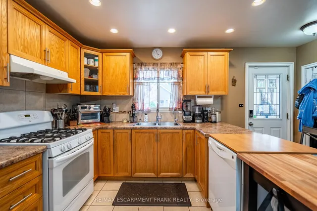 Additional image 36 of 12 Rossmore Ave