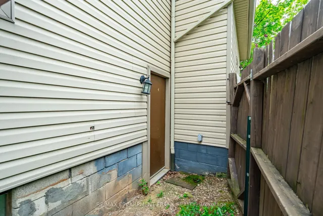 Additional image 3 of 12 Rossmore Ave