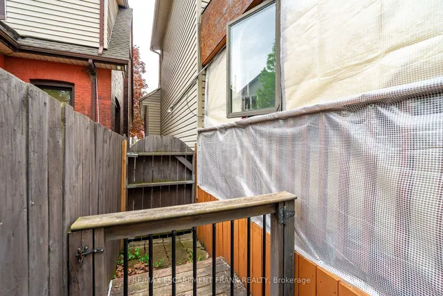 Primary image of 12 Rossmore Ave