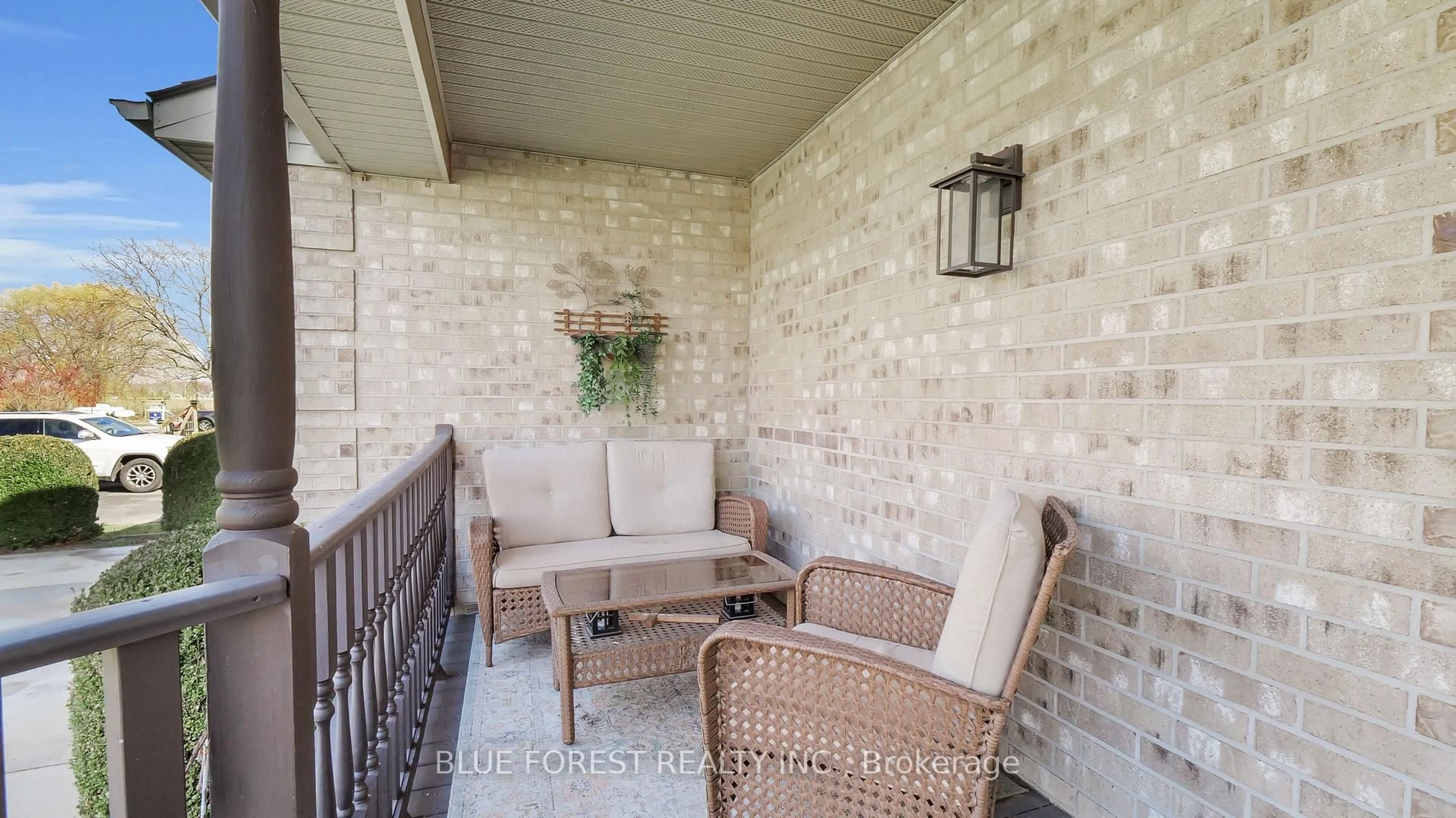 Patio, street for 3 Strathcona St, Dutton/Dunwich Ontario N0L 1J0