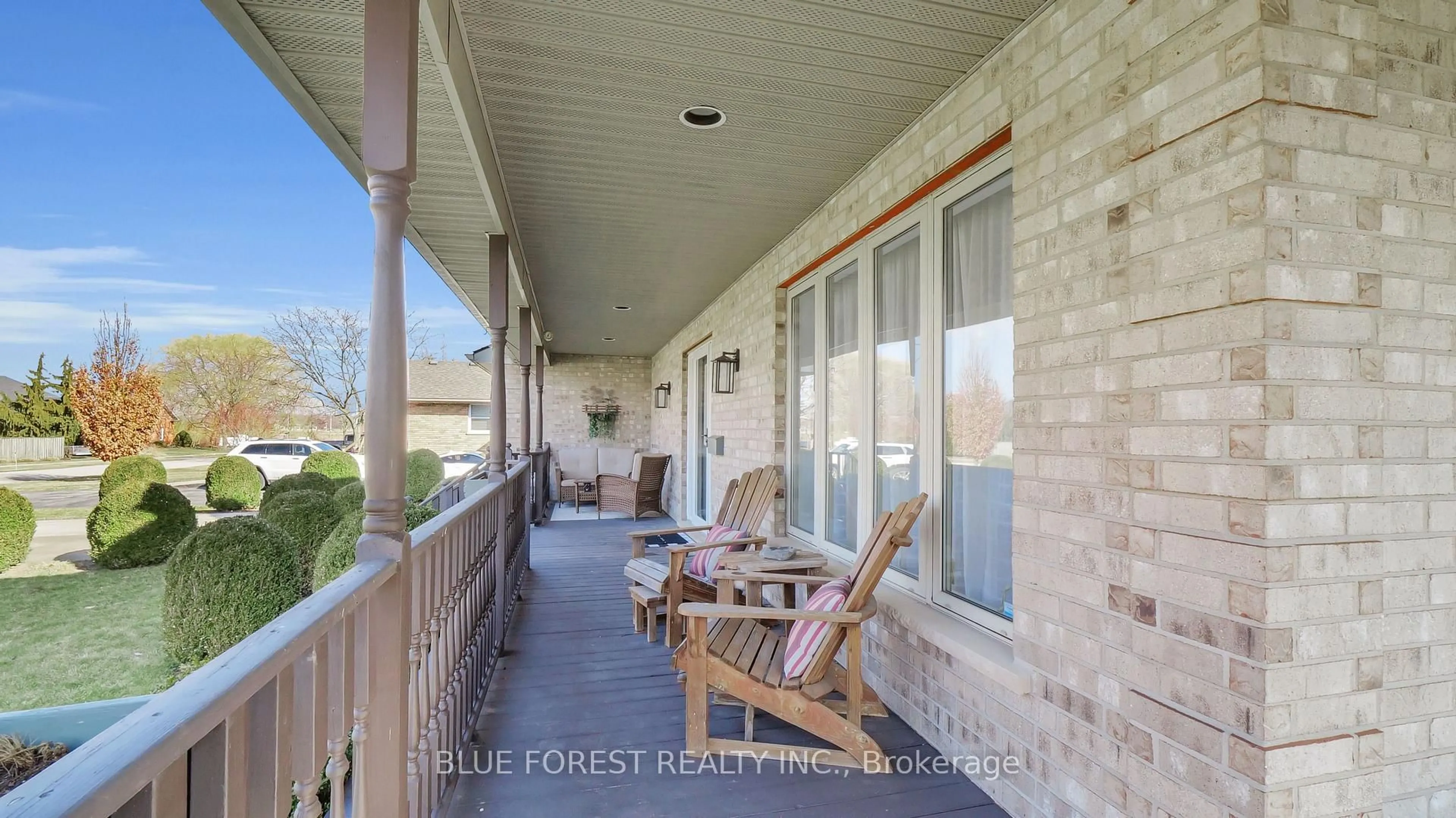 Patio, street for 3 Strathcona St, Dutton/Dunwich Ontario N0L 1J0