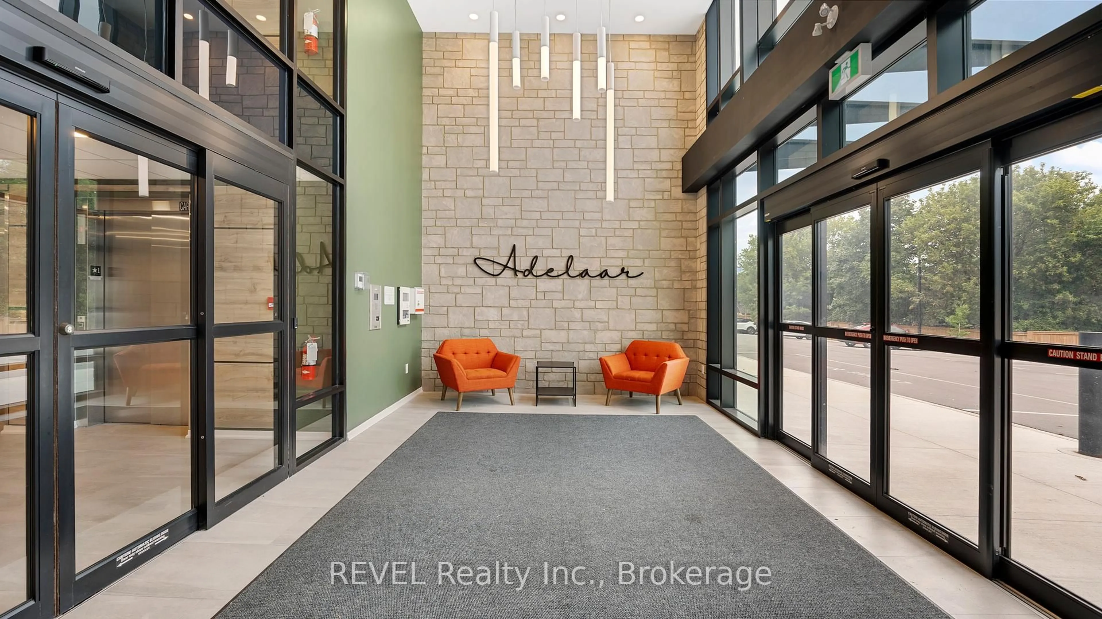 Indoor foyer for 3998 Victoria Ave #106, Lincoln Ontario L0R 2C0