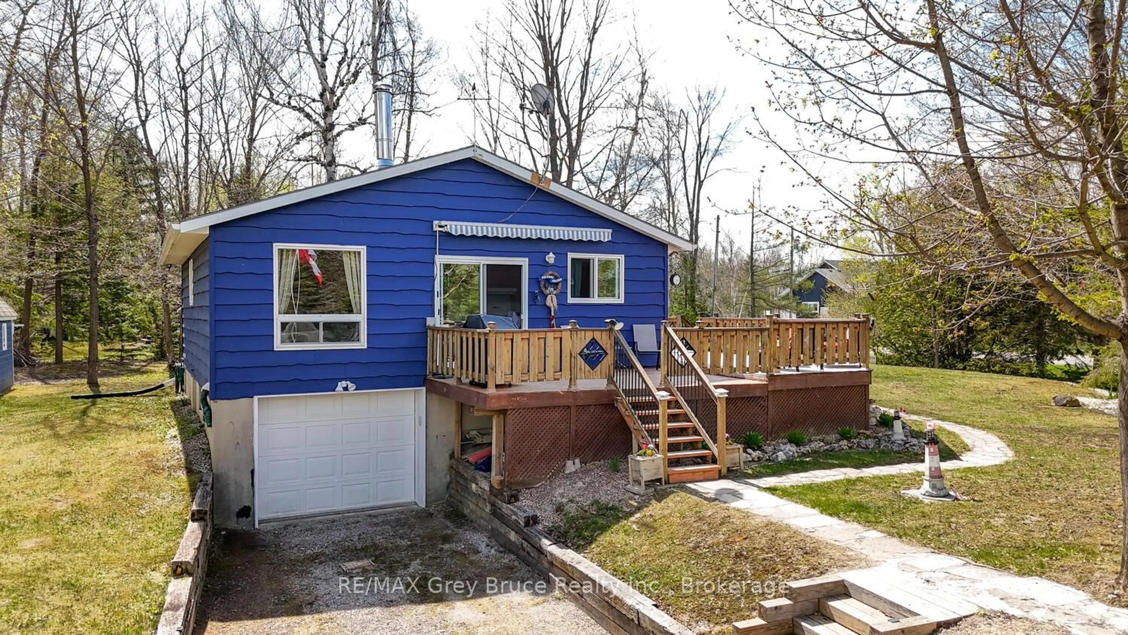 Shed for 136 Maple Dr, Northern Bruce Peninsula Ontario N0H 1Z0