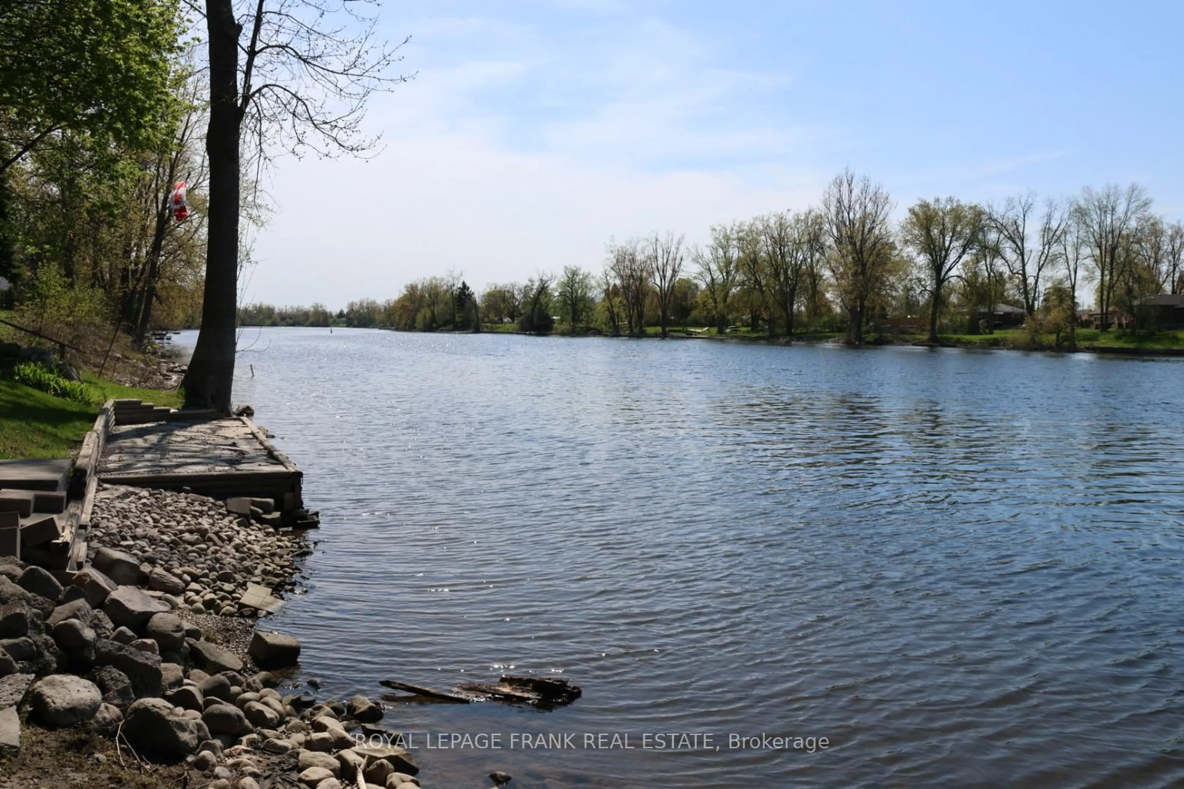 Blurry image for 256 Sherin Ave, Peterborough South Ontario K9J 1B6