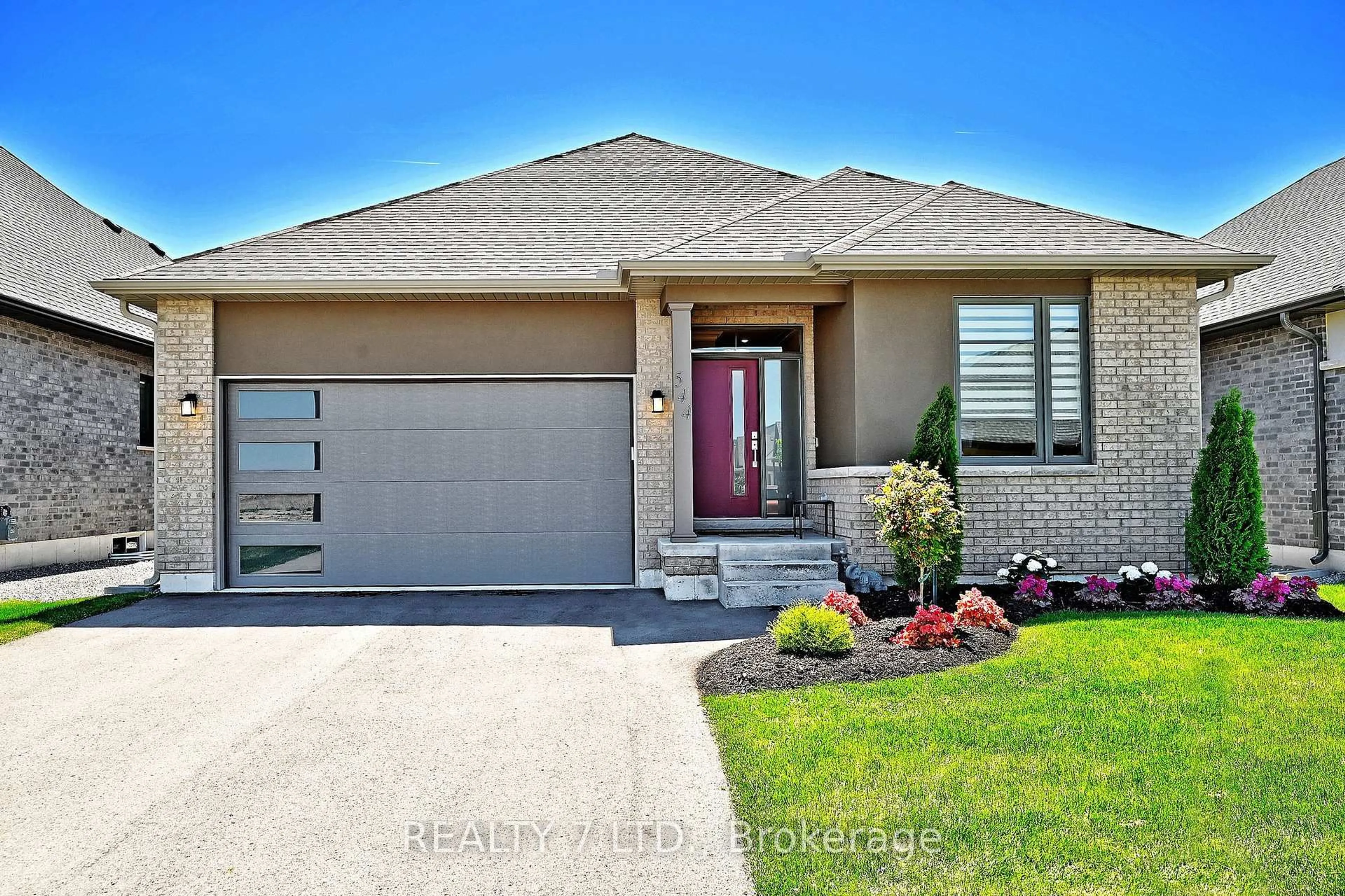 Home with brick exterior material, street for 544 Old Course Tr, Welland Ontario L3B 0L8