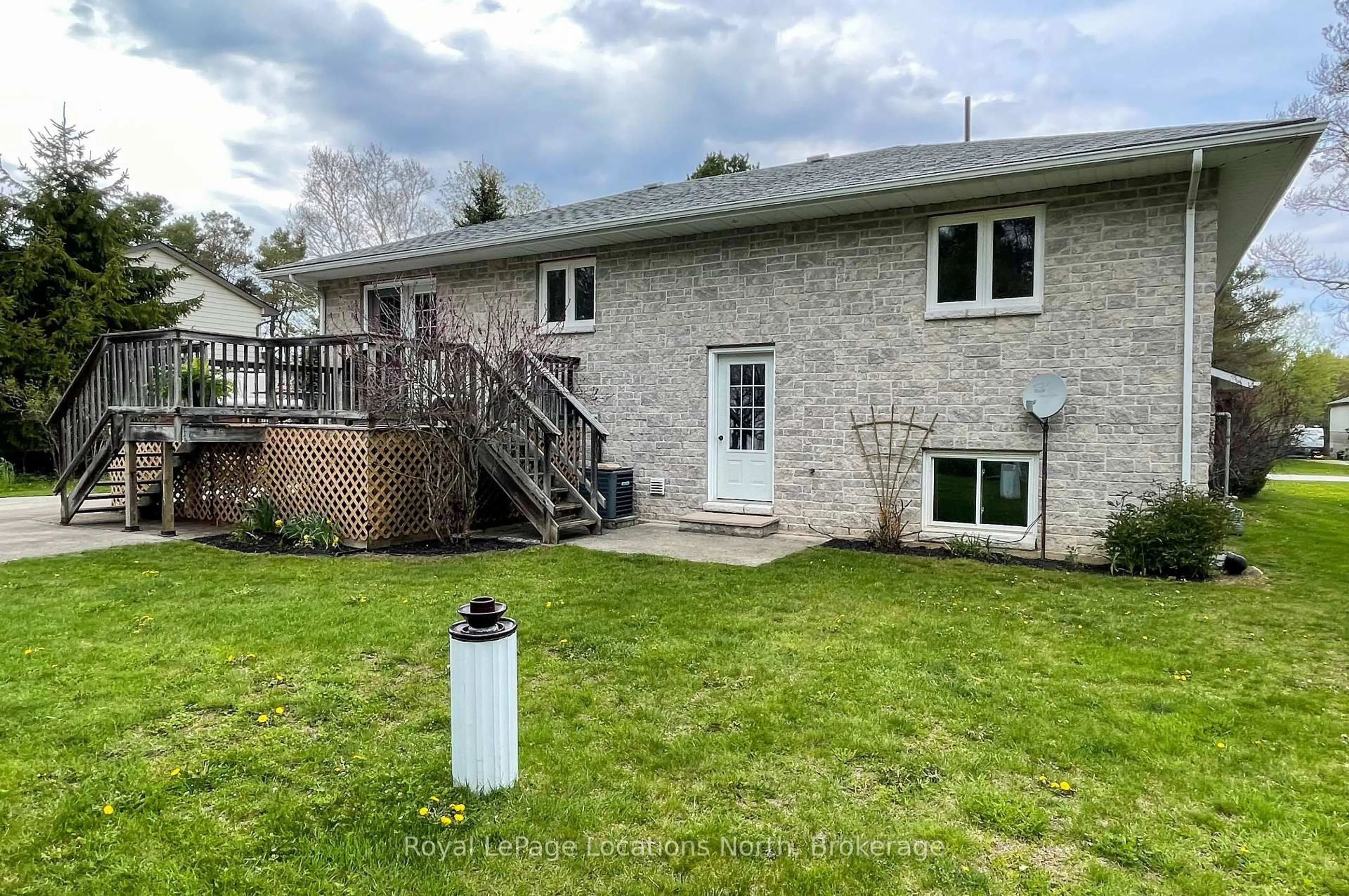 A pic from outside/outdoor area/front of a property/back of a property/a pic from drone, unknown for 30 Pine Tree Dr, South Bruce Peninsula Ontario N0H 1P0