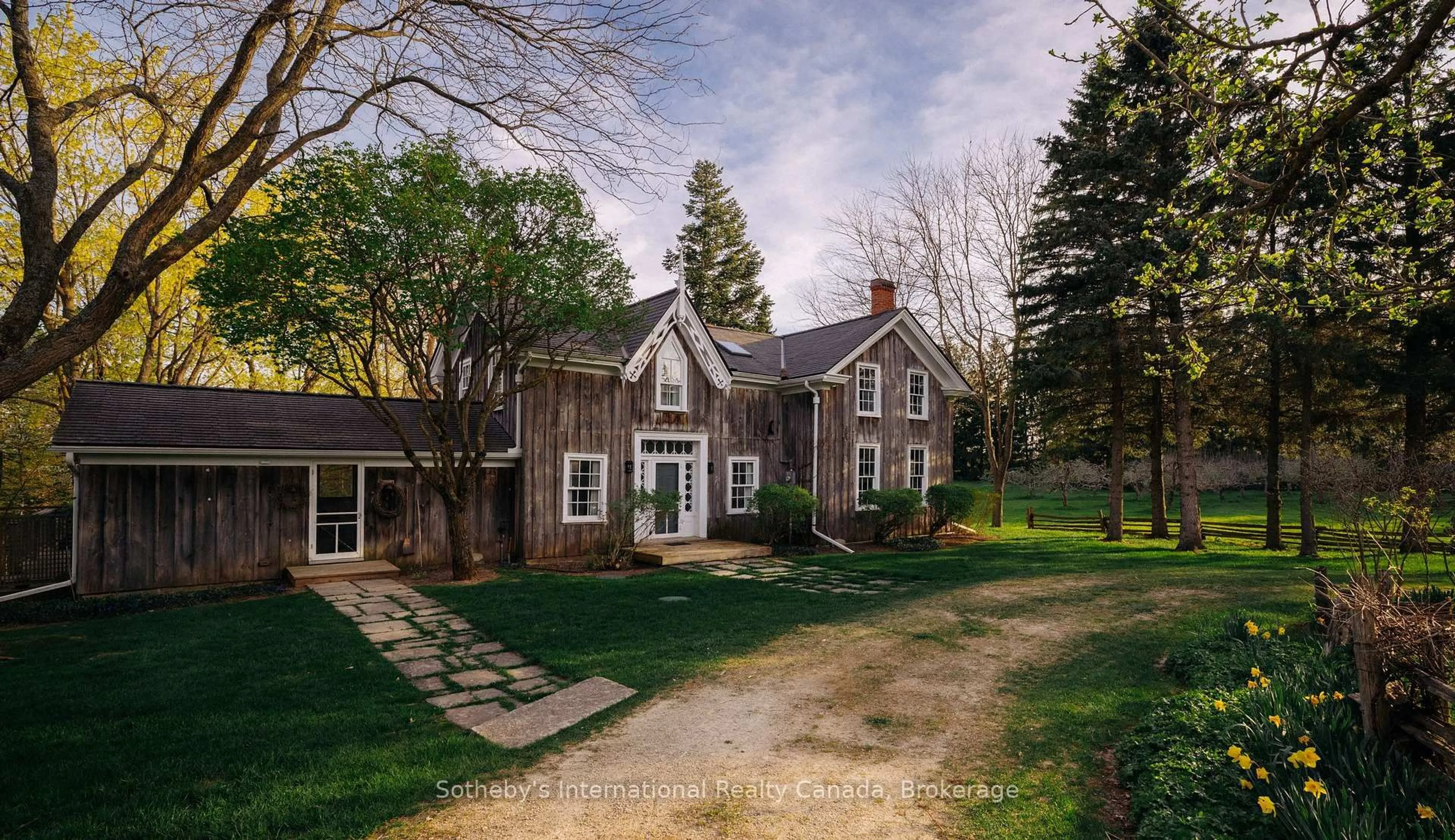 A pic from outside/outdoor area/front of a property/back of a property/a pic from drone, street for 47014 Old Mail Rd, Grey Highlands Ontario N4L 1W7