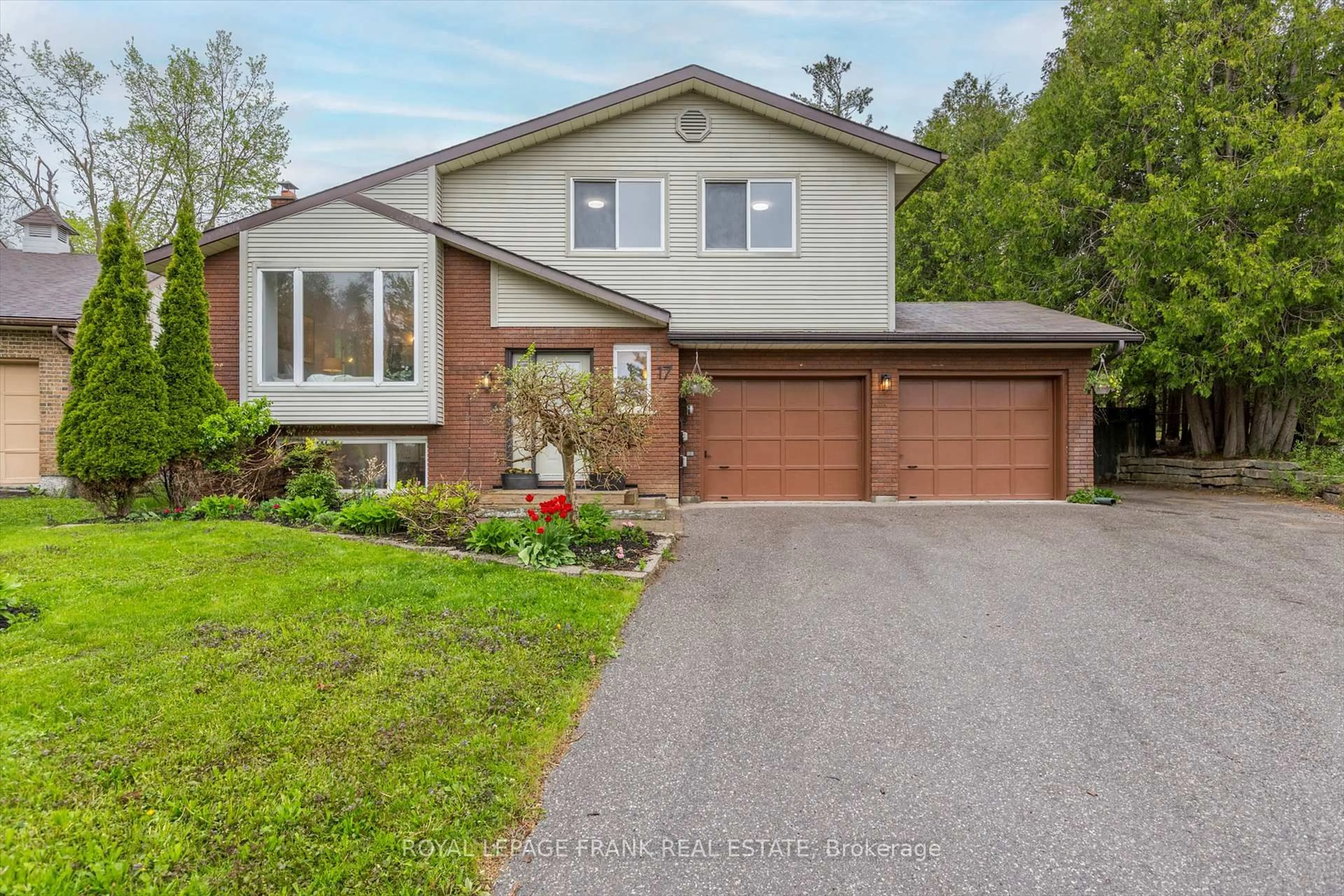 Home with vinyl exterior material, street for 17 Claudette Crt, Peterborough West Ontario K9J 7Y7