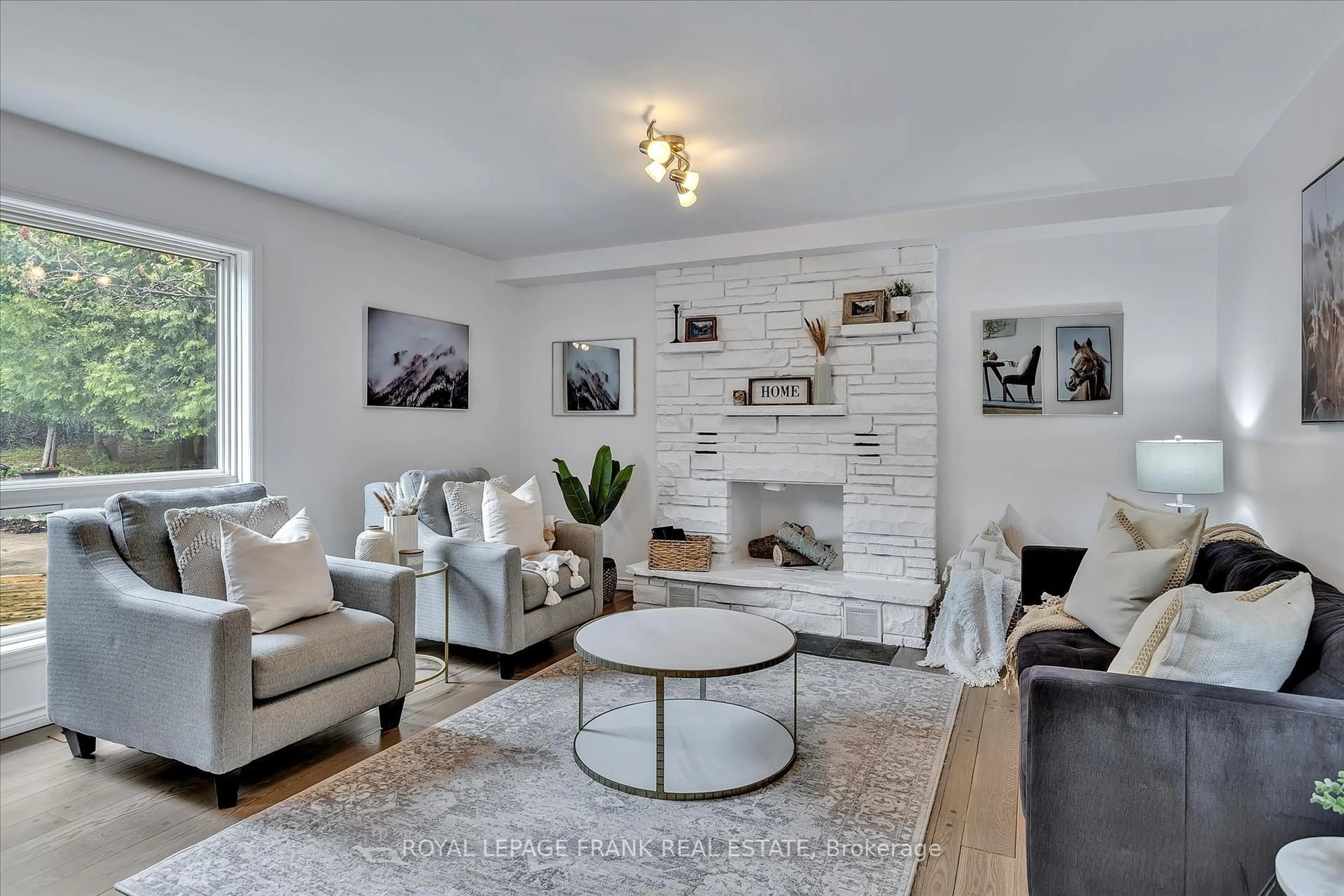 Living room with furniture, unknown for 17 Claudette Crt, Peterborough West Ontario K9J 7Y7