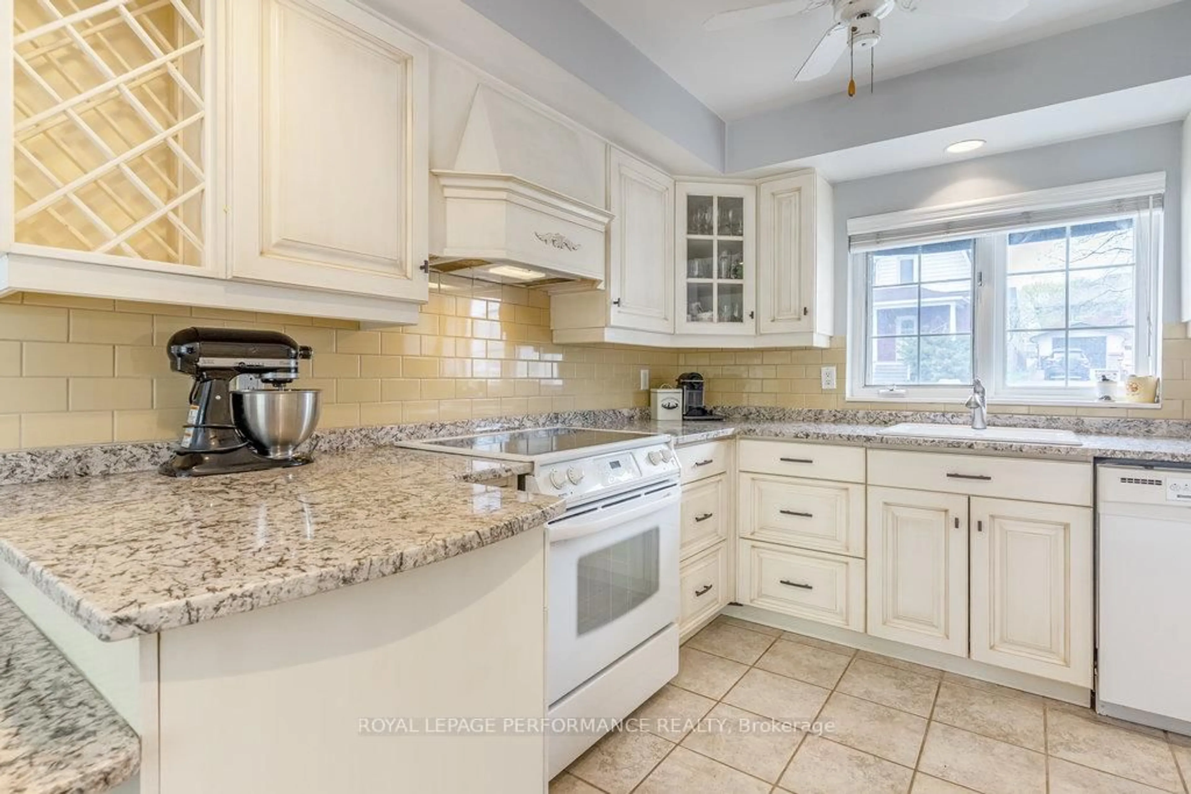 Open concept kitchen, ceramic/tile floor for 281 Churchill Ave, Ottawa Ontario K1Z 5B7