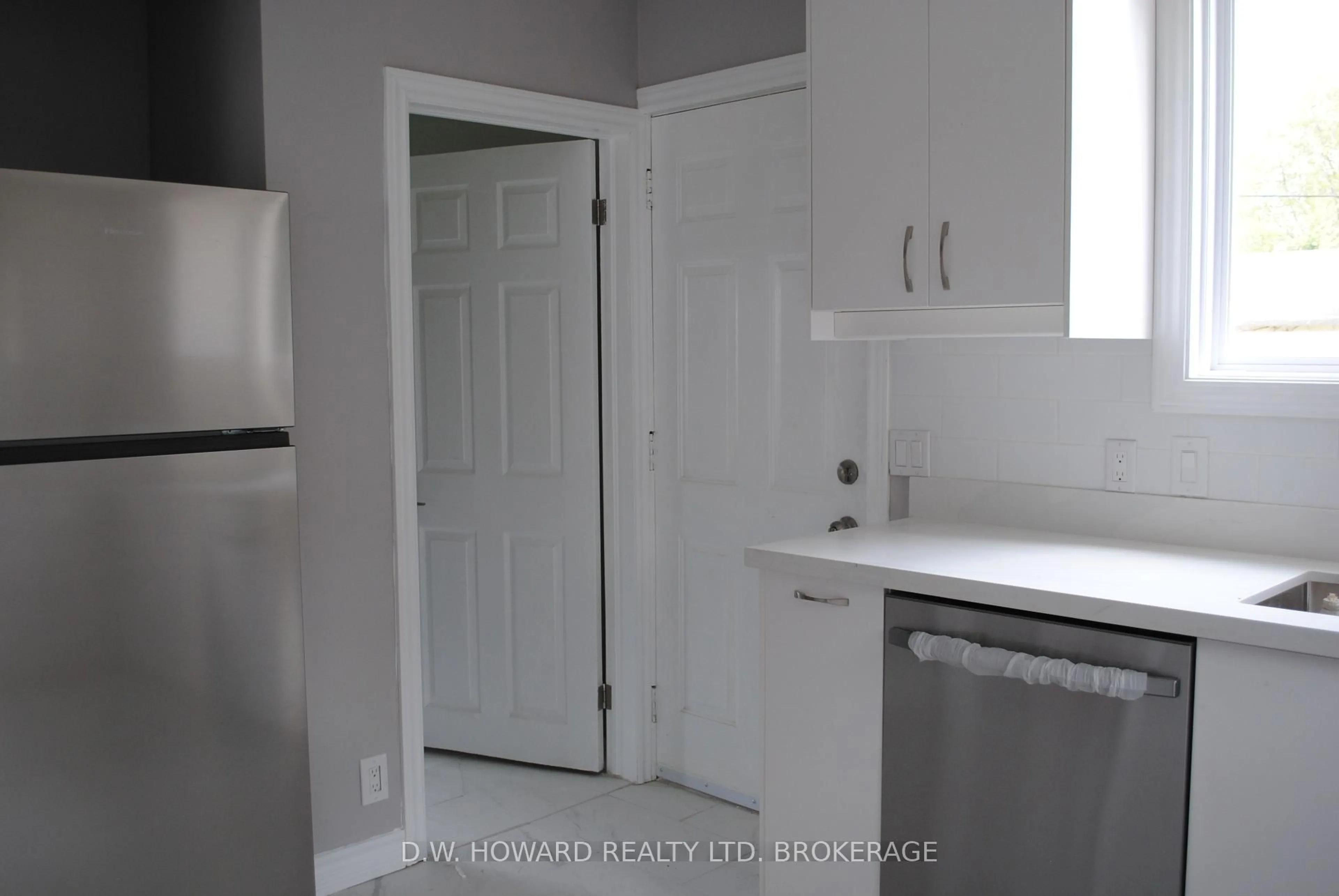 Standard kitchen, unknown for 330 Elmwood Ave, Fort Erie Ontario L0S 1B0