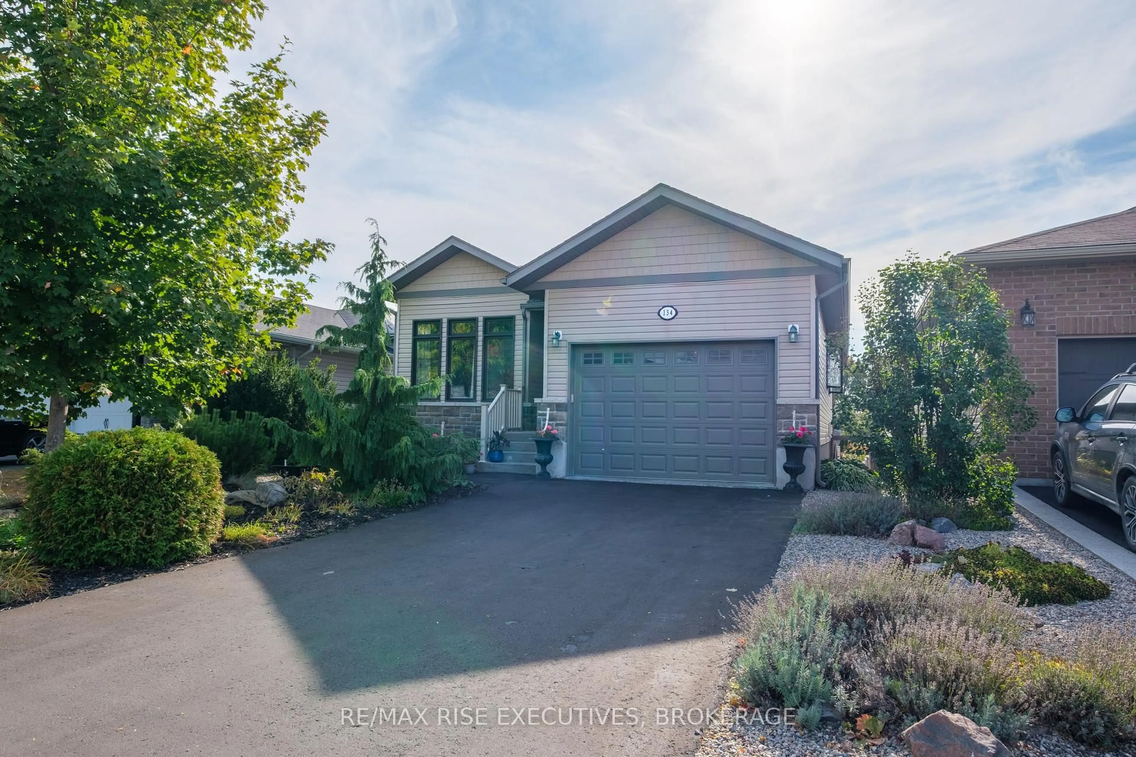 Unknown for 134 Islandview Dr, Amherstview Ontario K7N 0A5