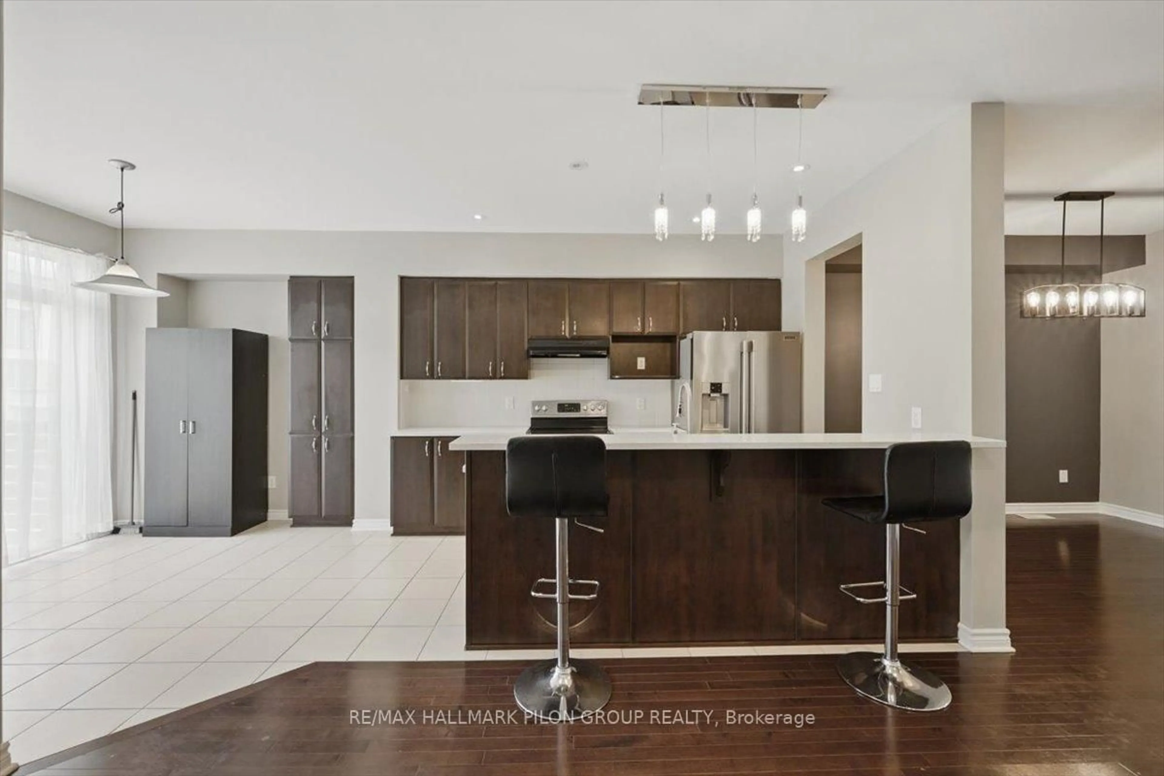 Open concept kitchen, unknown for 107 Watchhorn Grve, Ottawa Ontario K1V 2N3