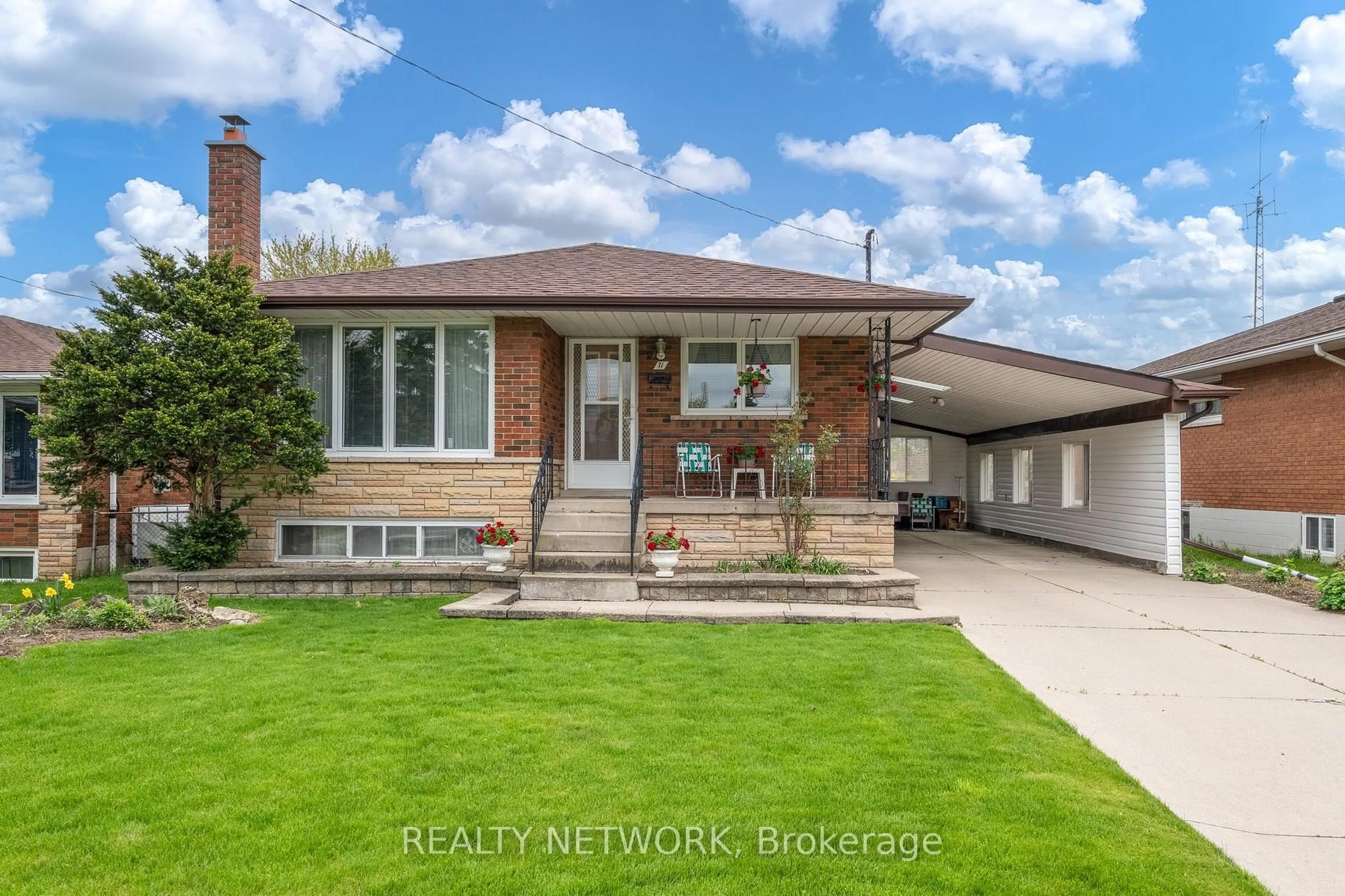 Home with brick exterior material, street for 71 Lilacside Dr, Hamilton Ontario L8V 2L5