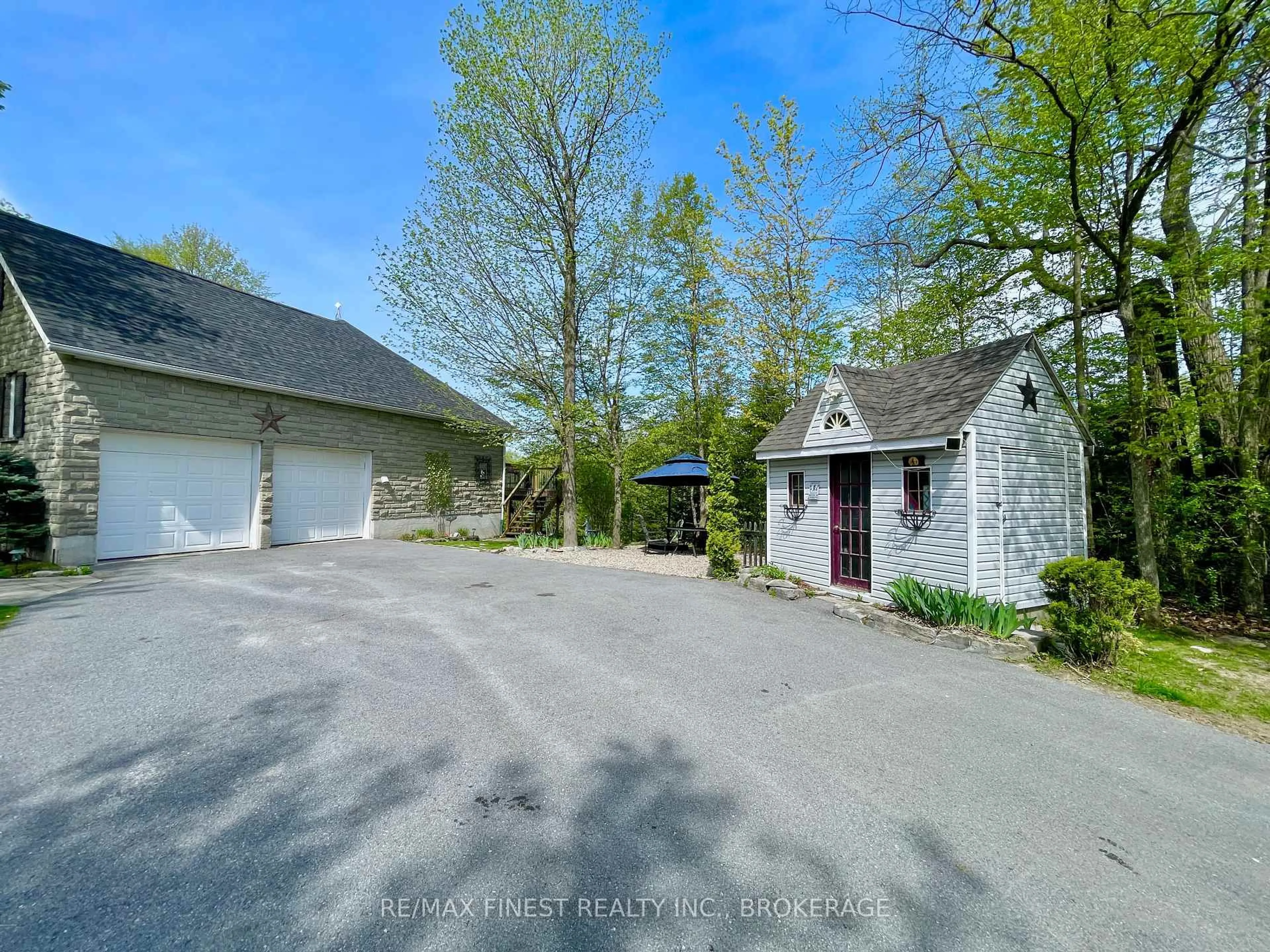 A pic from outside/outdoor area/front of a property/back of a property/a pic from drone, street for 1226 Rutledge Rd, Perth Road Ontario K0H 2L0