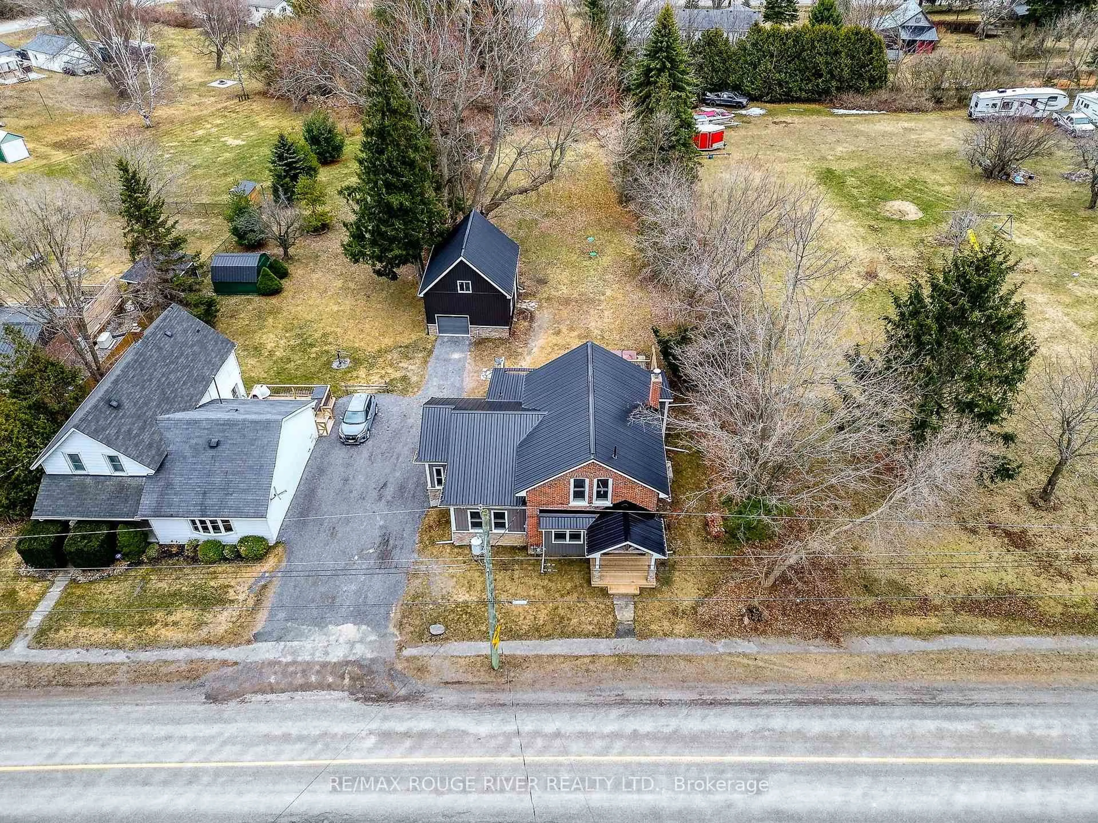 A pic from outside/outdoor area/front of a property/back of a property/a pic from drone, street for 1017 County 31 Rd, Alnwick/Haldimand Ontario K0K 1S0