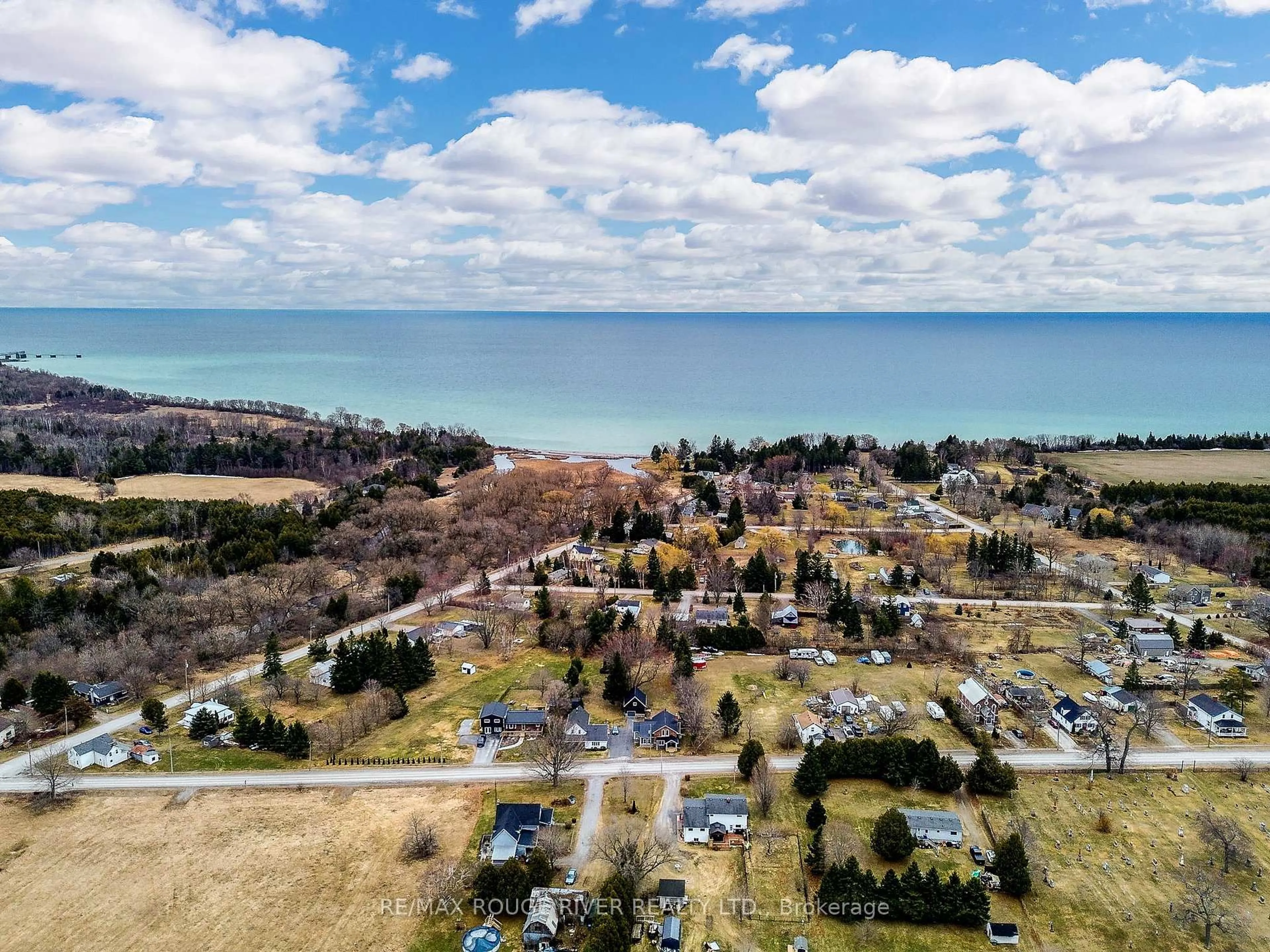 A pic from outside/outdoor area/front of a property/back of a property/a pic from drone, water/lake/river/ocean view for 1017 County 31 Rd, Alnwick/Haldimand Ontario K0K 1S0