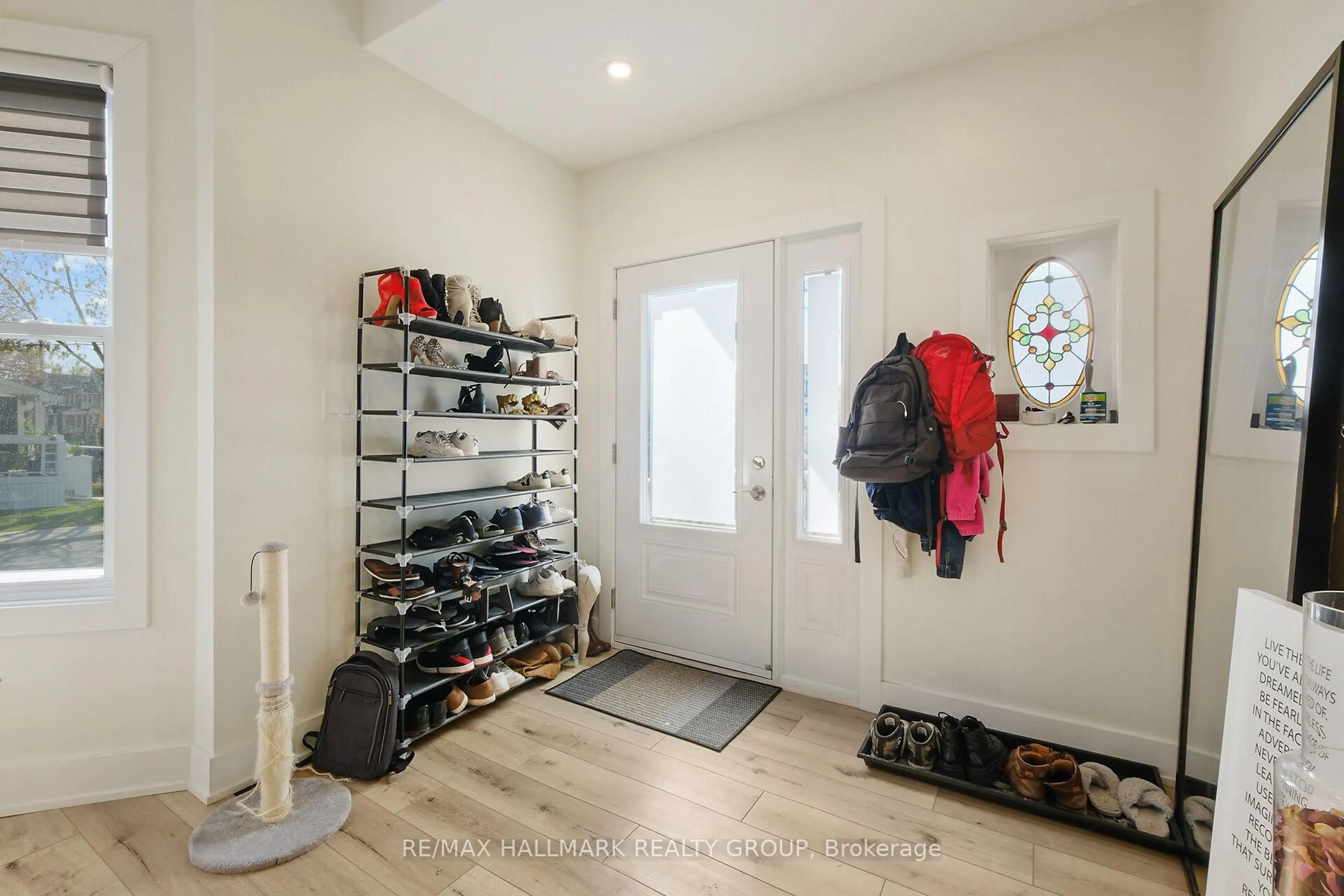 Indoor entryway for 531 McLeod St, Ottawa Ontario K1R 5R2