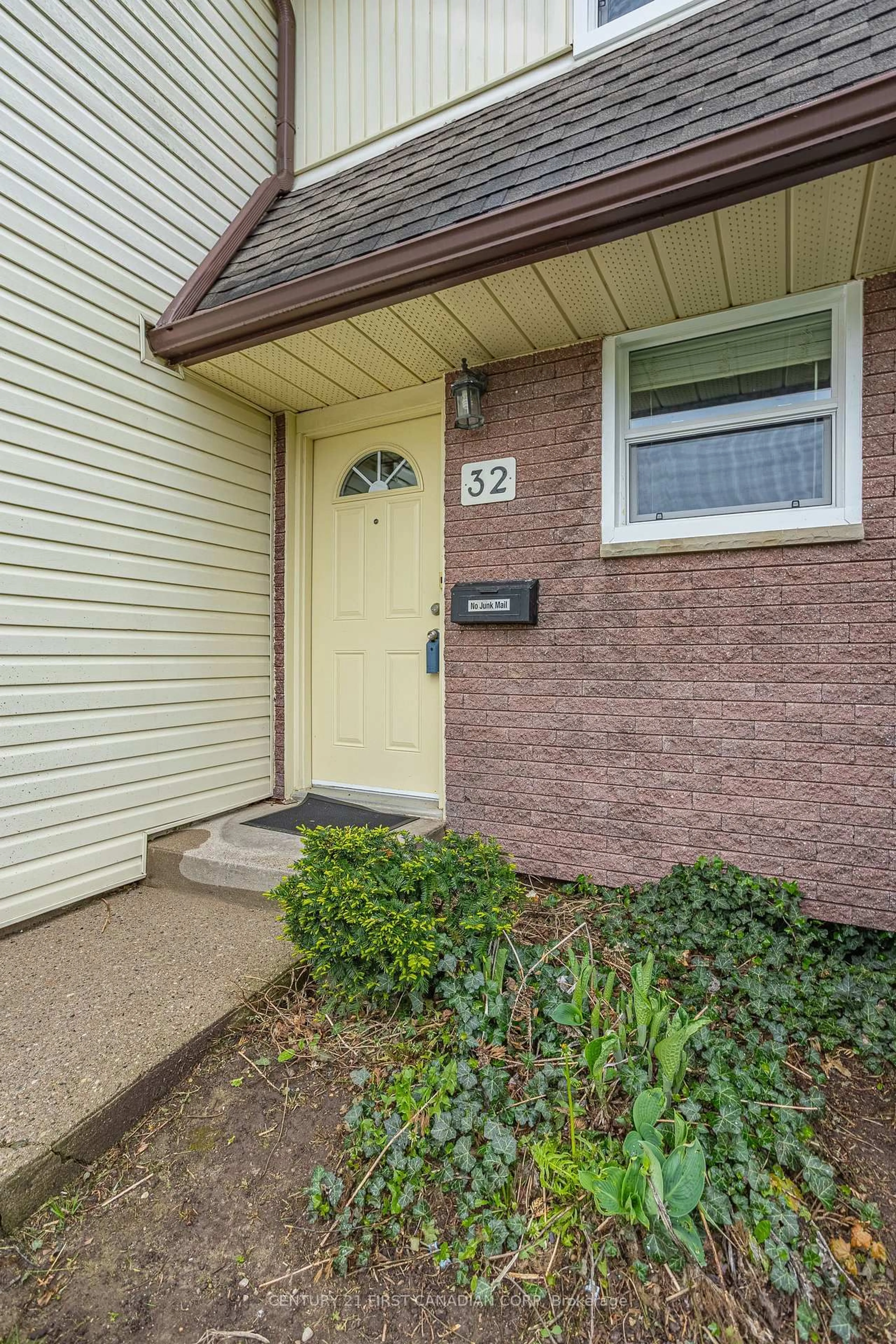 Unknown for 1919 Trafalgar St #32, London East Ontario N5V 1A1