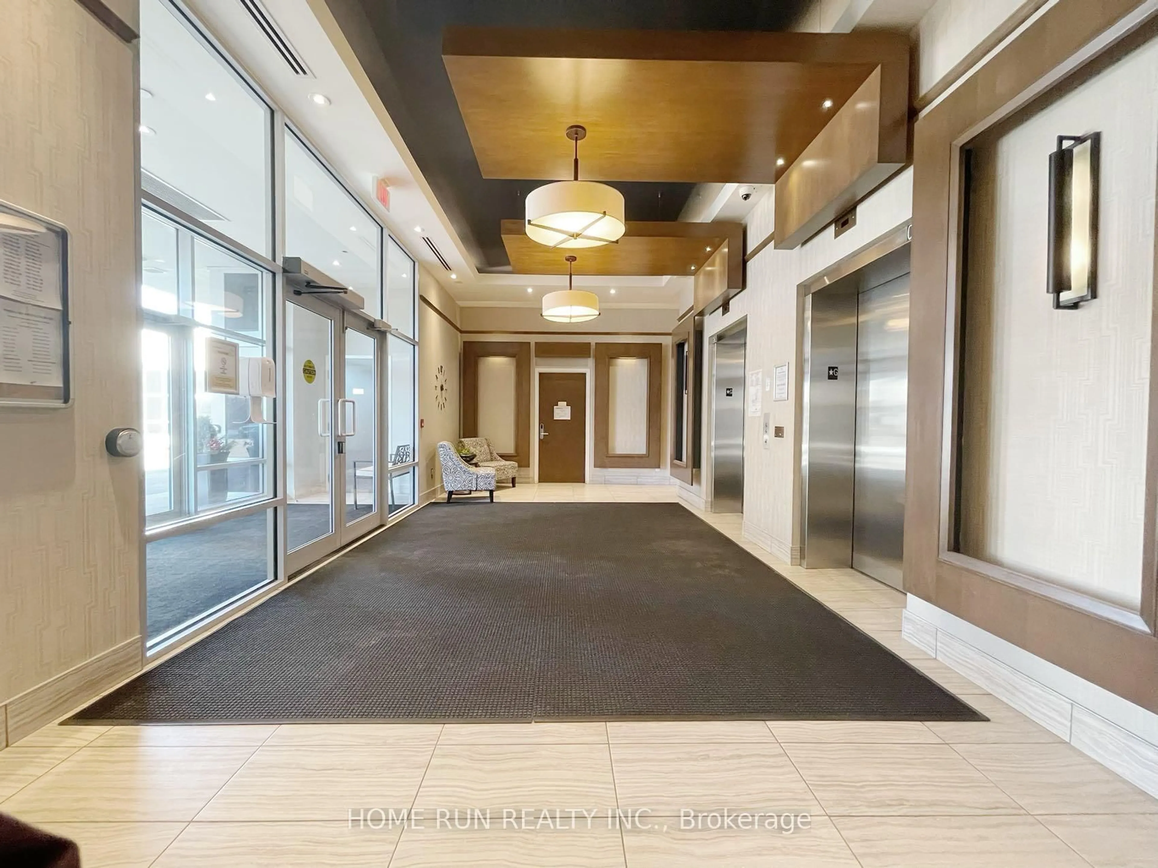 Indoor foyer for 330 Titan Private N/A #708, Ottawa Ontario K2G 1G3