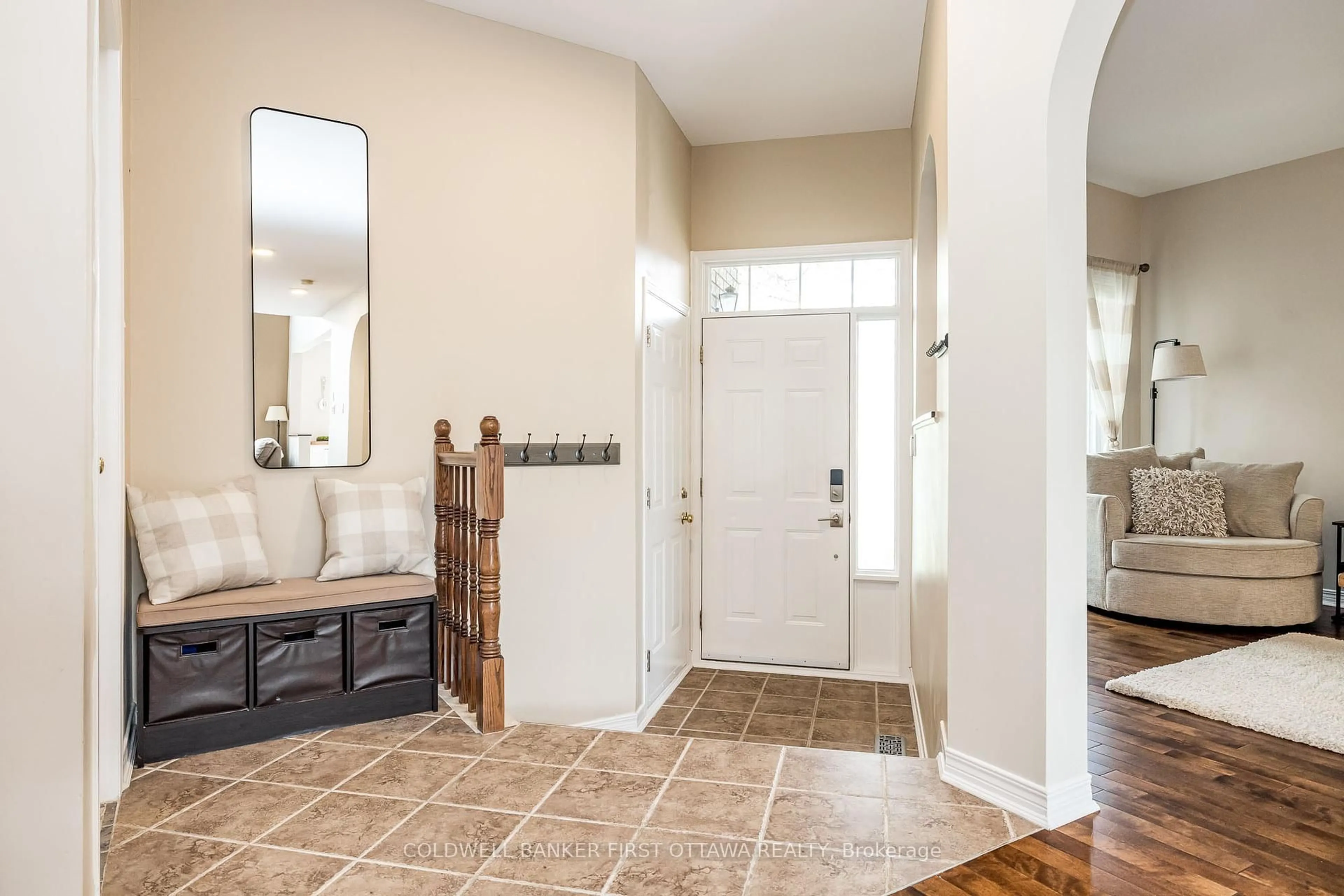 Indoor entryway for 25 NAIRN St, Kanata Ontario K2V 1B6